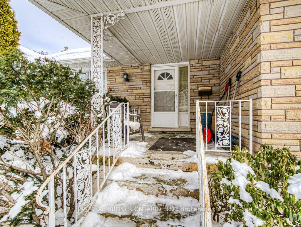 Photo 4 of 42 Bettley Crescent, Kitchener — HOMEH