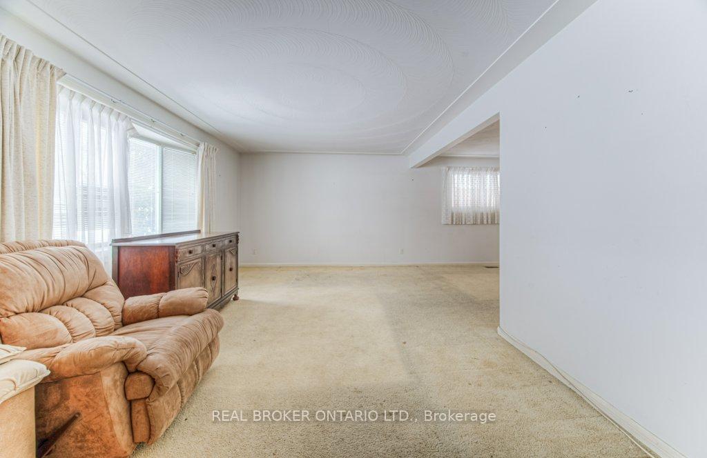 Photo 6 of 42 Bettley Crescent, Kitchener — HOMEH