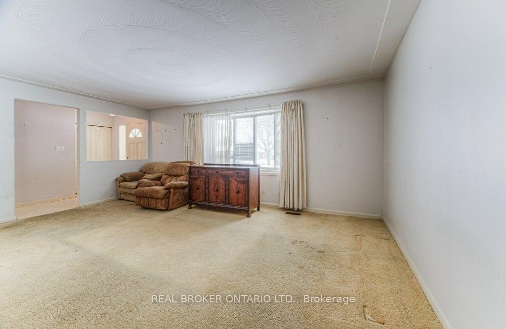 Photo 8 of 42 Bettley Crescent, Kitchener — HOMEH