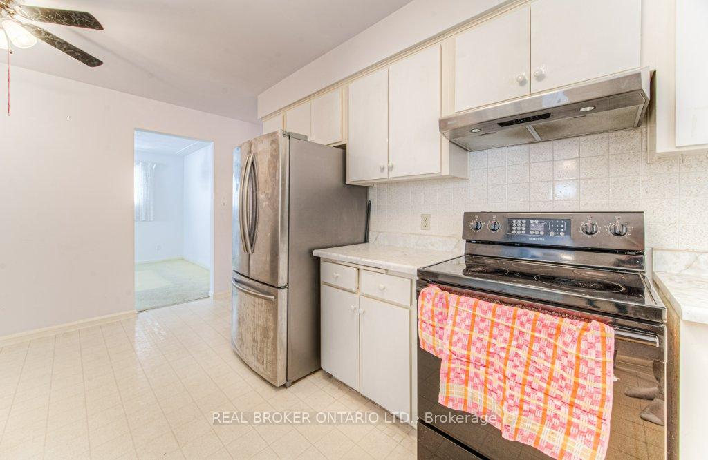 Photo 10 of 42 Bettley Crescent, Kitchener — HOMEH
