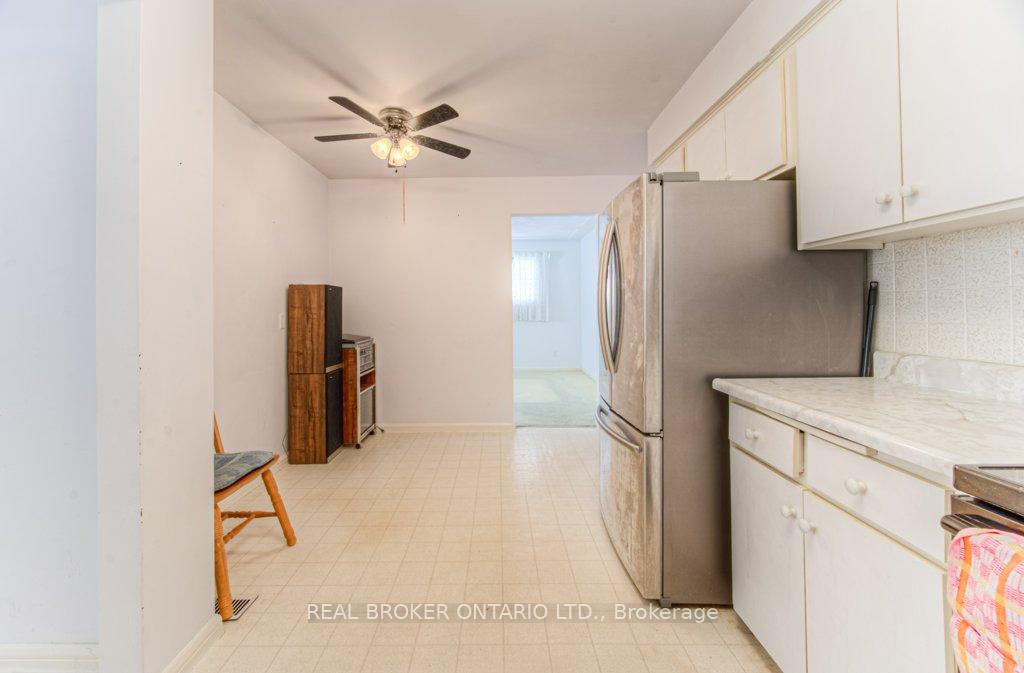 Photo 11 of 42 Bettley Crescent, Kitchener — HOMEH