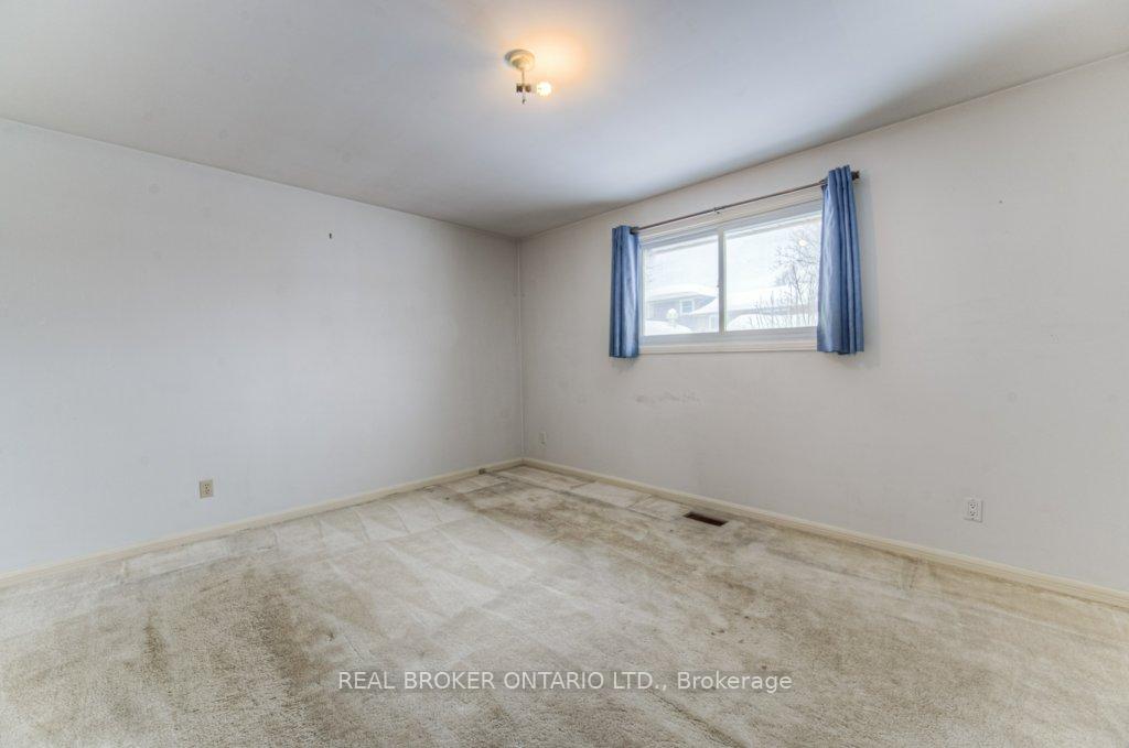 Photo 15 of 42 Bettley Crescent, Kitchener — HOMEH