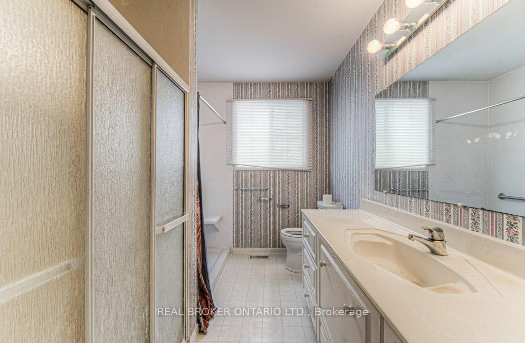 Photo 23 of 42 Bettley Crescent, Kitchener — HOMEH