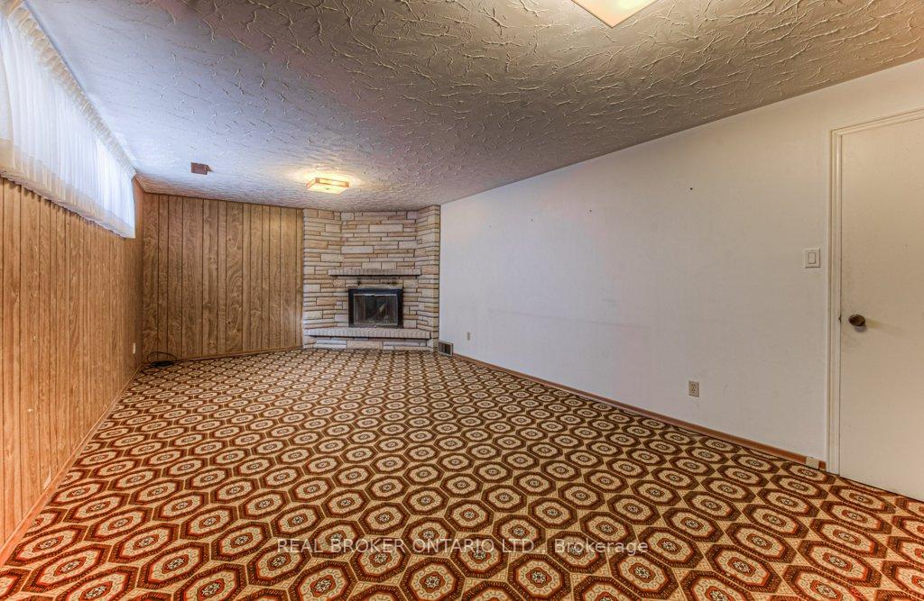 Photo 25 of 42 Bettley Crescent, Kitchener — HOMEH