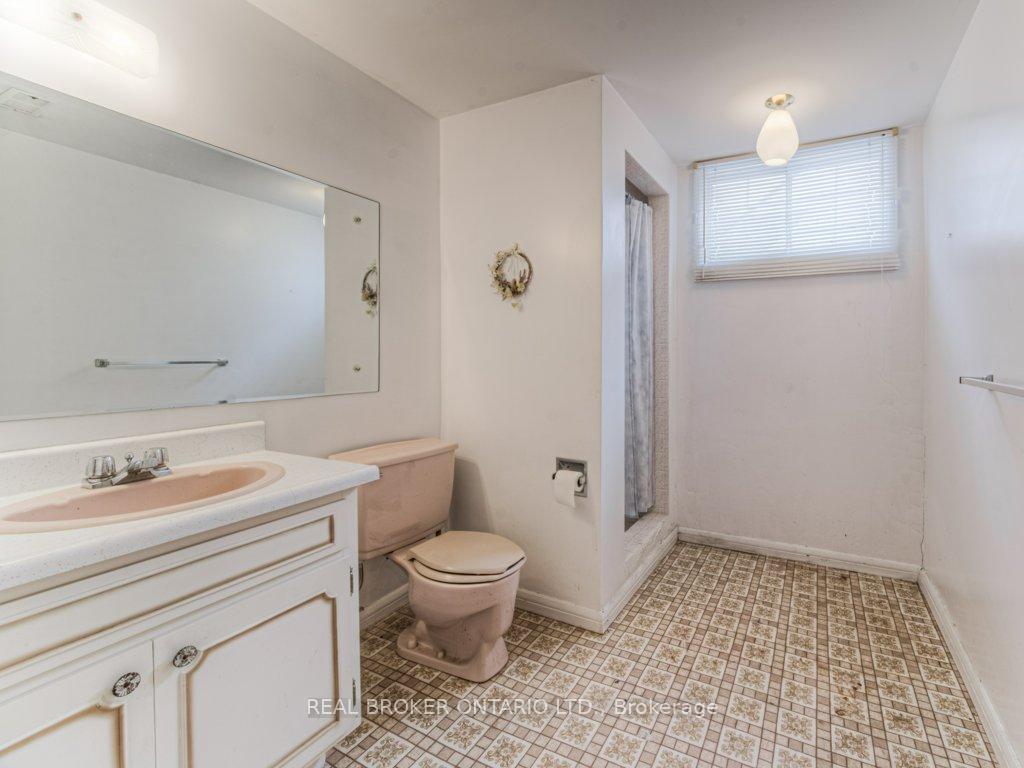 Photo 35 of 42 Bettley Crescent, Kitchener — HOMEH