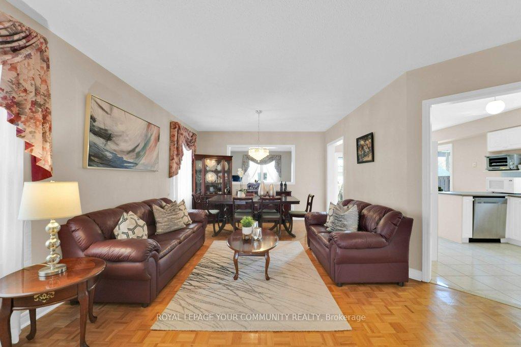 Photo 7 of 53 Via Jessica Drive, Markham, Village Green-South Unionville — HOMEH