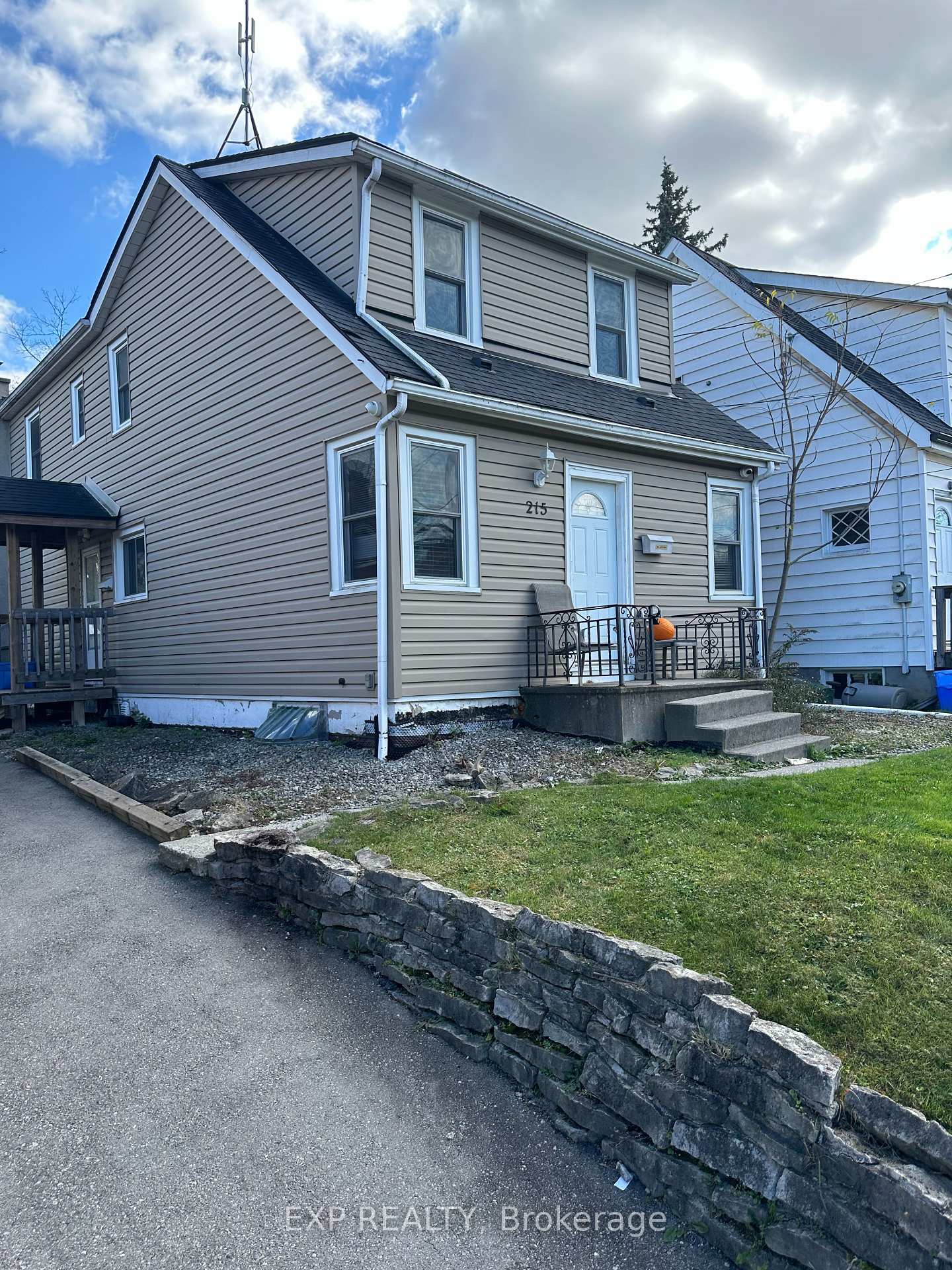 Front of 215 Emerson Street