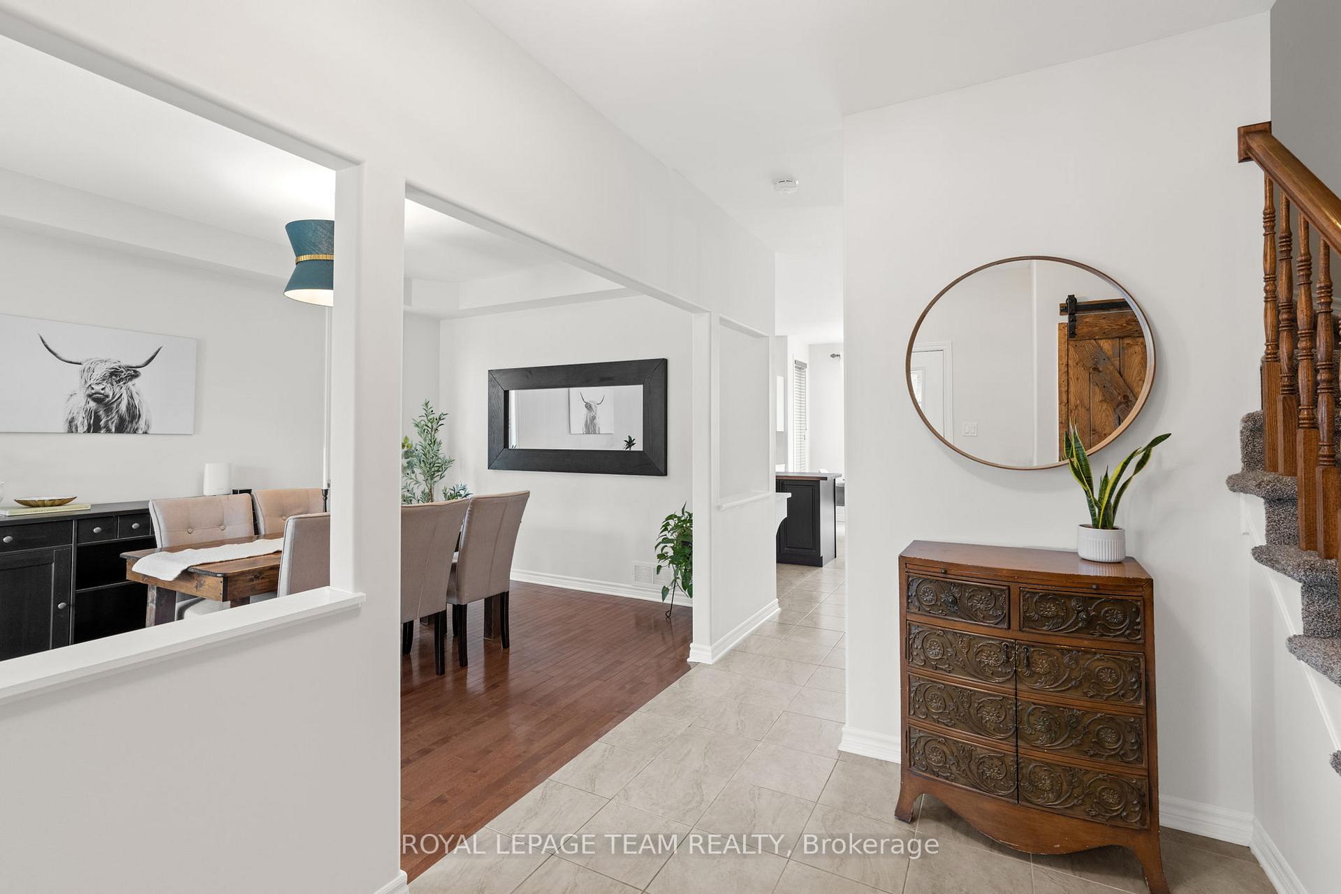 Photo 5 of 23 Woliston Crescent, Ottawa, Kanata - Morgan's Grant/South March — HOMEH