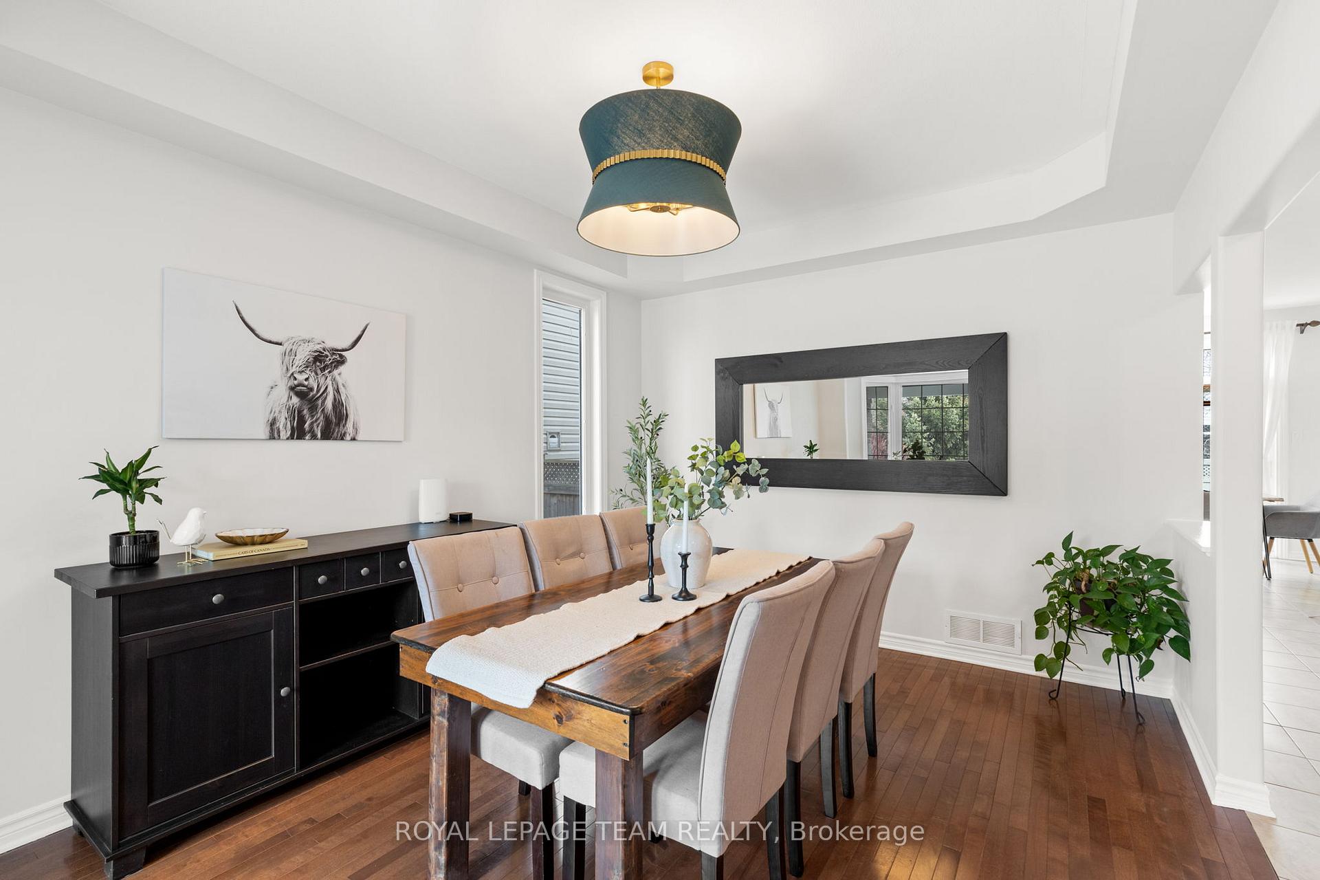 Photo 8 of 23 Woliston Crescent, Ottawa, Kanata - Morgan's Grant/South March — HOMEH