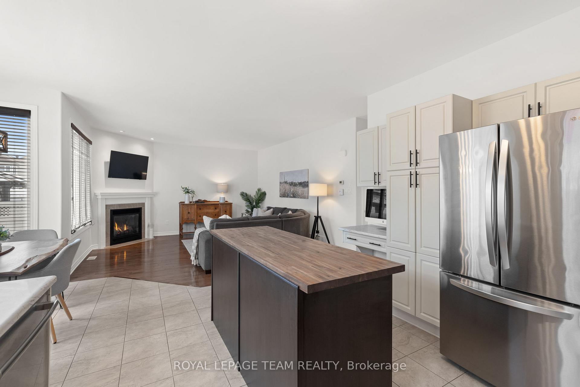 Photo 18 of 23 Woliston Crescent, Ottawa, Kanata - Morgan's Grant/South March — HOMEH