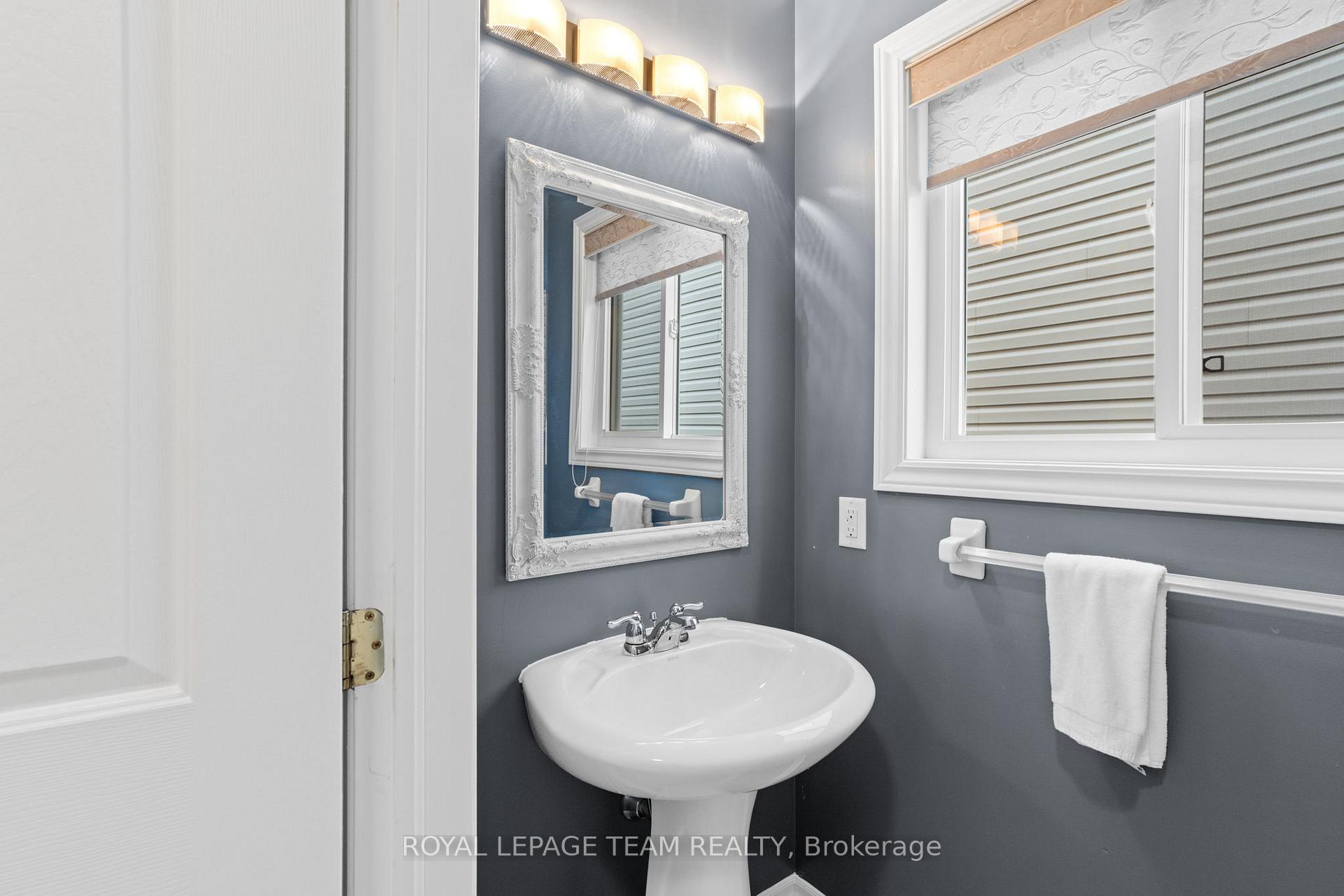 Photo 22 of 23 Woliston Crescent, Ottawa, Kanata - Morgan's Grant/South March — HOMEH