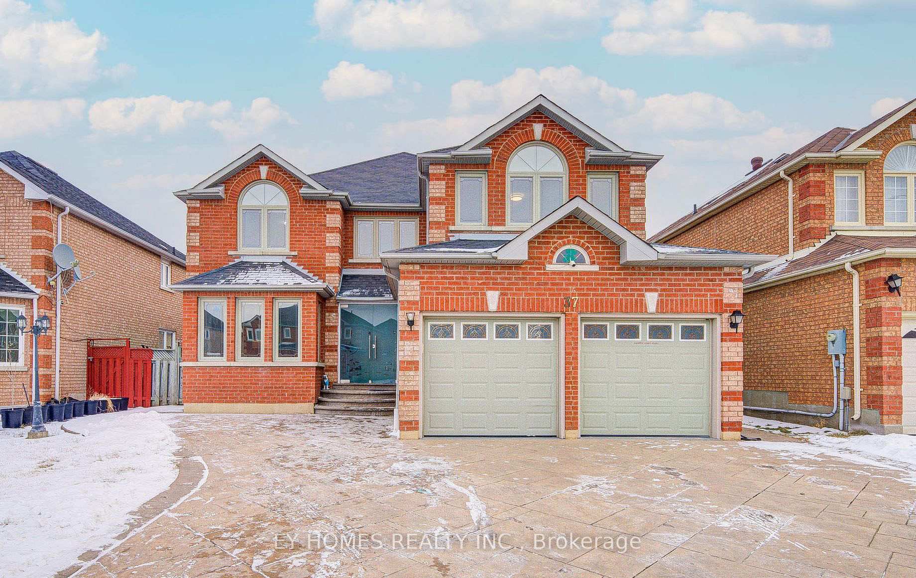 Front of Unit Basement, 37 Beulah Drive
