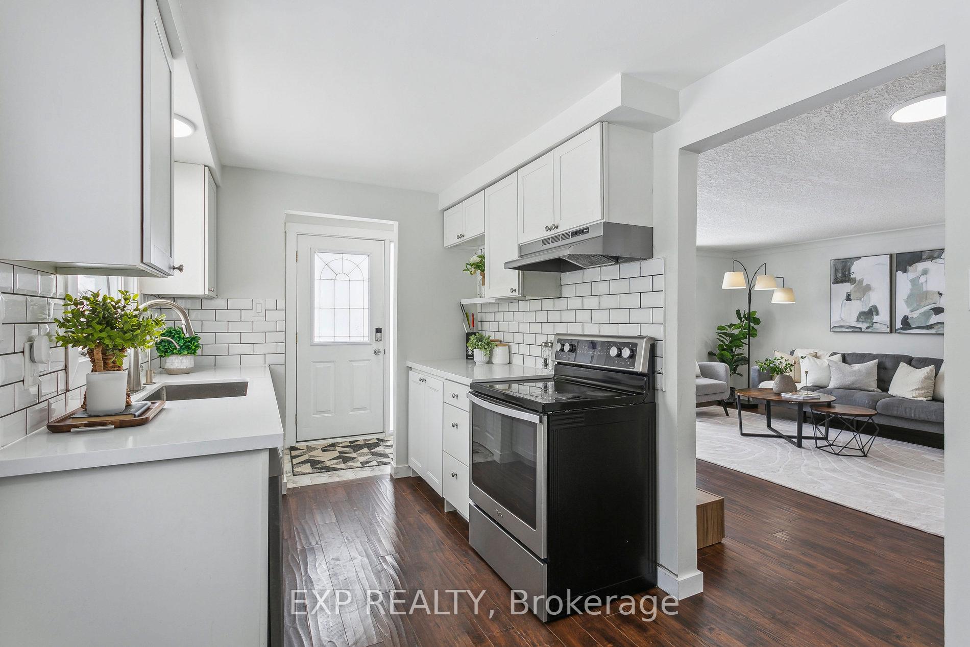 Photo 17 of 61 Rossford Crescent, Kitchener — HOMEH