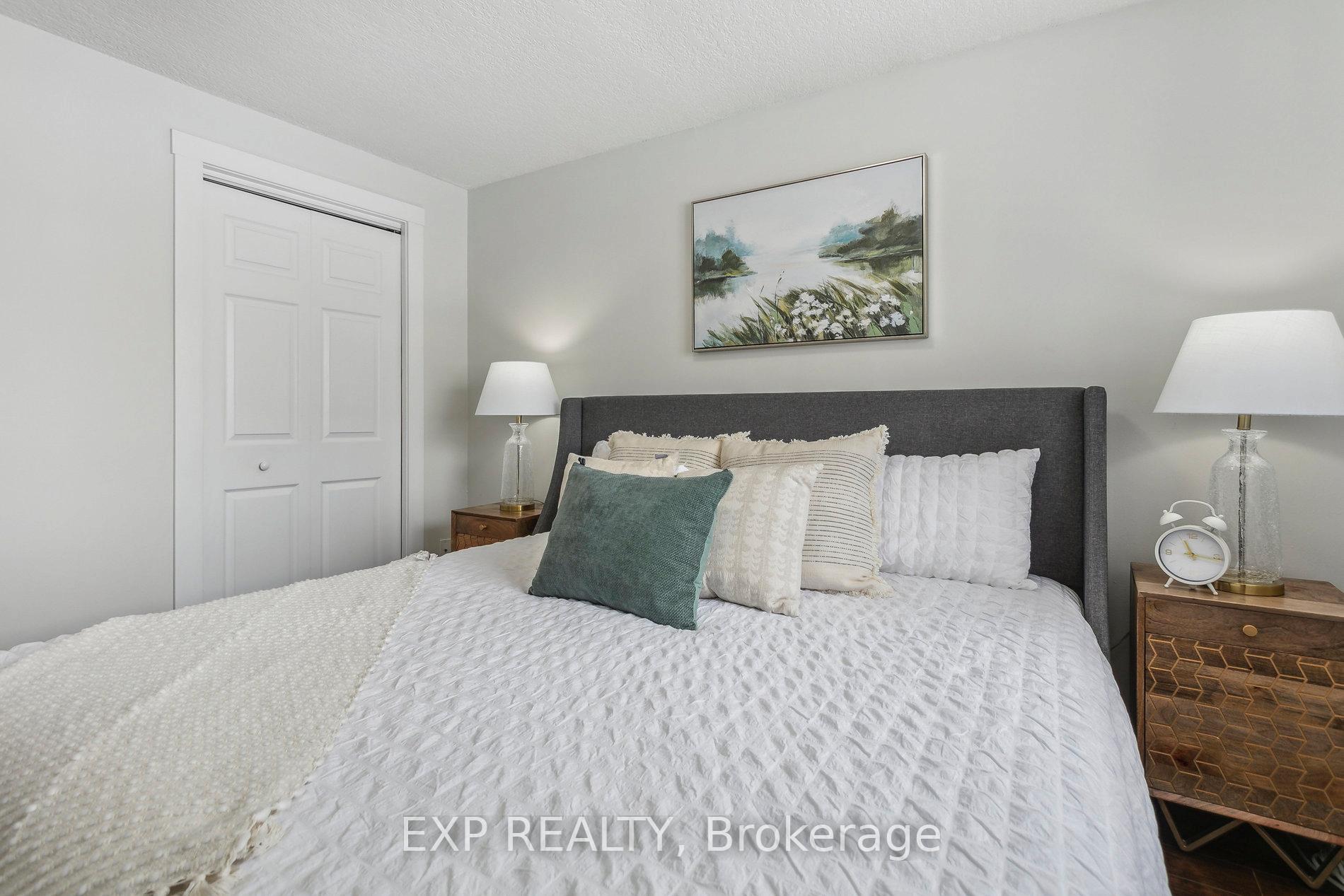 Photo 19 of 61 Rossford Crescent, Kitchener — HOMEH