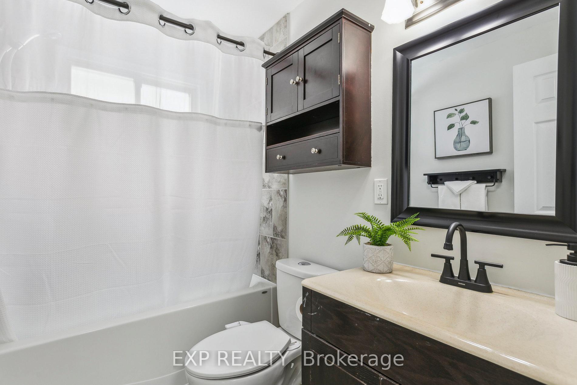 Photo 24 of 61 Rossford Crescent, Kitchener — HOMEH