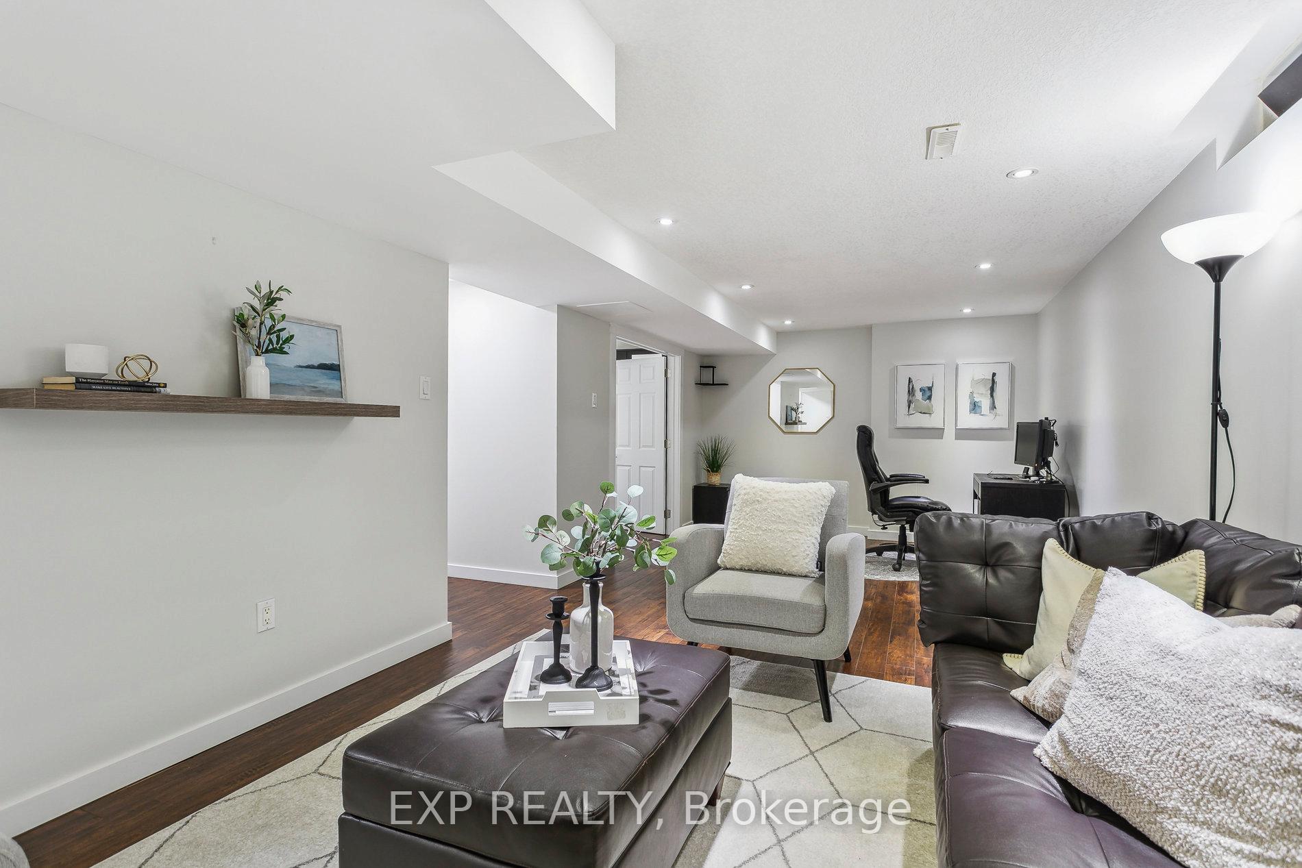 Photo 27 of 61 Rossford Crescent, Kitchener — HOMEH