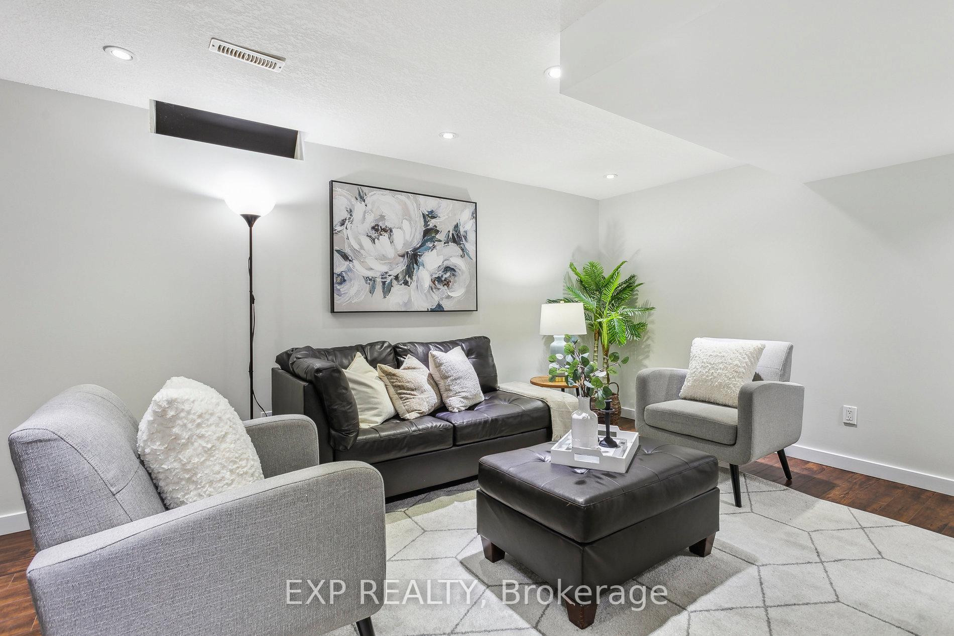 Photo 28 of 61 Rossford Crescent, Kitchener — HOMEH