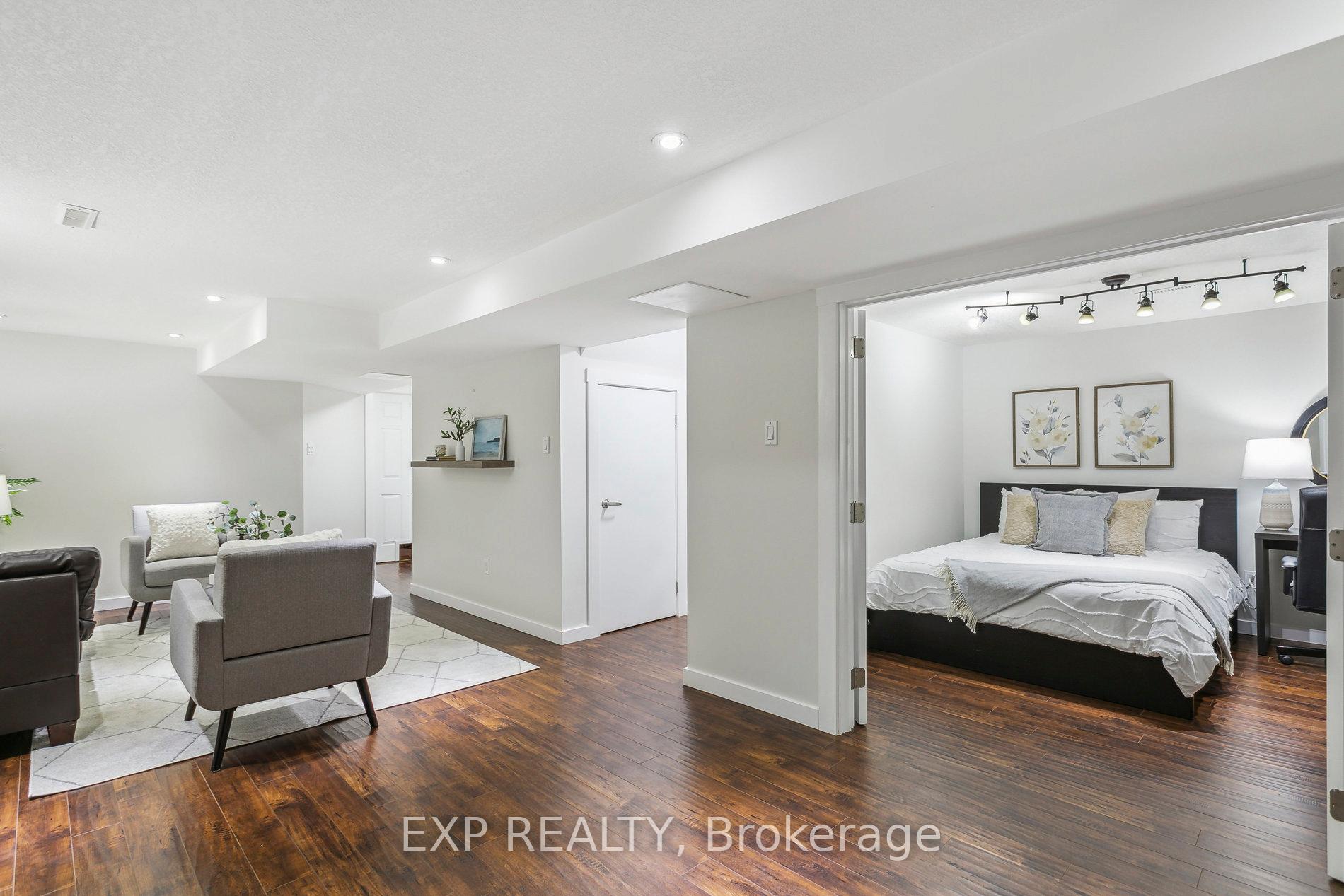 Photo 31 of 61 Rossford Crescent, Kitchener — HOMEH