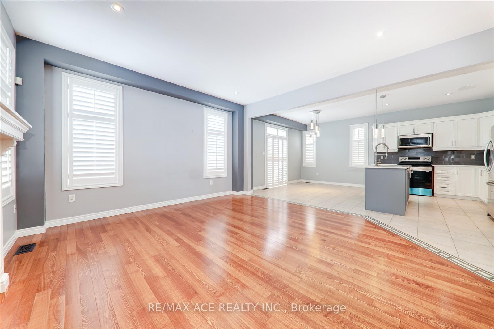 Photo 9 of 59 Springbreeze Heights, Hamilton, Lakeshore — HOMEH