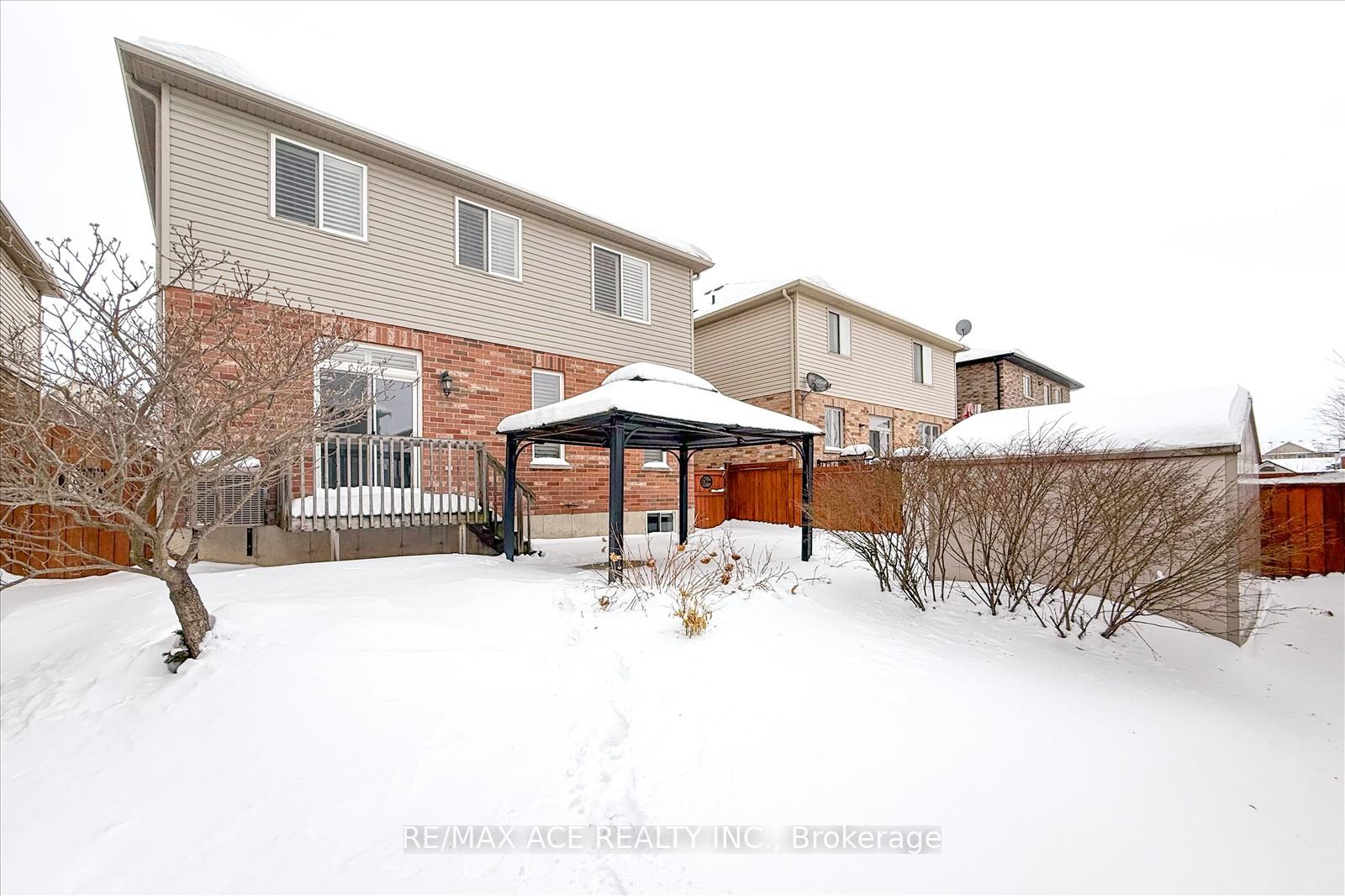 Photo 36 of 59 Springbreeze Heights, Hamilton, Lakeshore — HOMEH