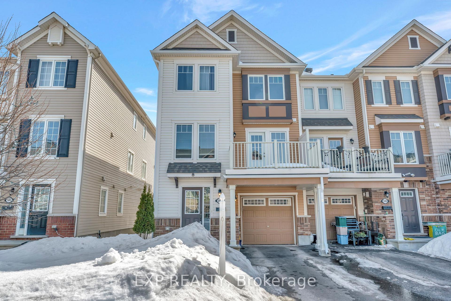 Photo 2 of 597 Foxlight Circle, Ottawa, Kanata - Emerald Meadows/Trailwest — HOMEH