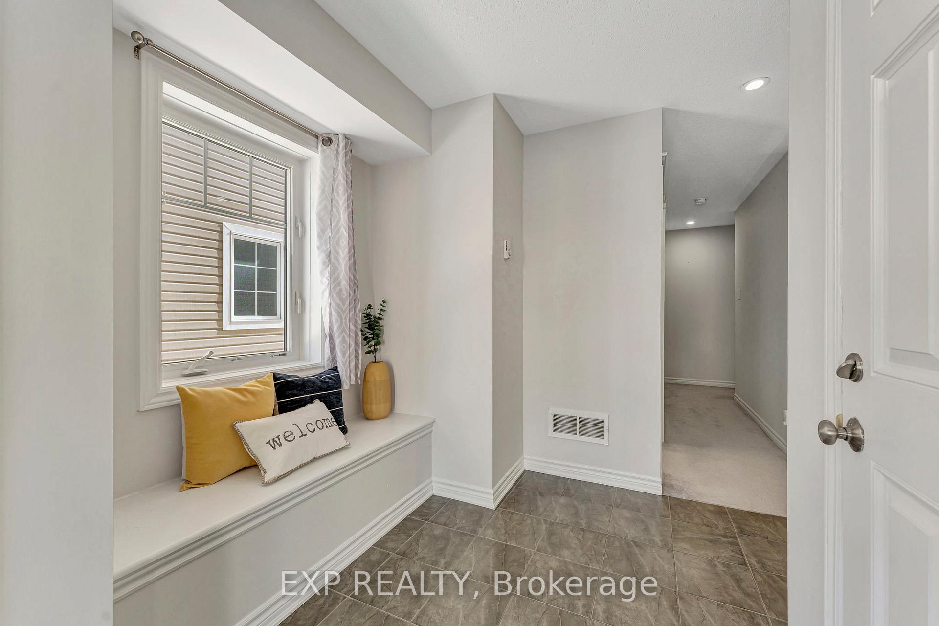 Photo 9 of 597 Foxlight Circle, Ottawa, Kanata - Emerald Meadows/Trailwest — HOMEH