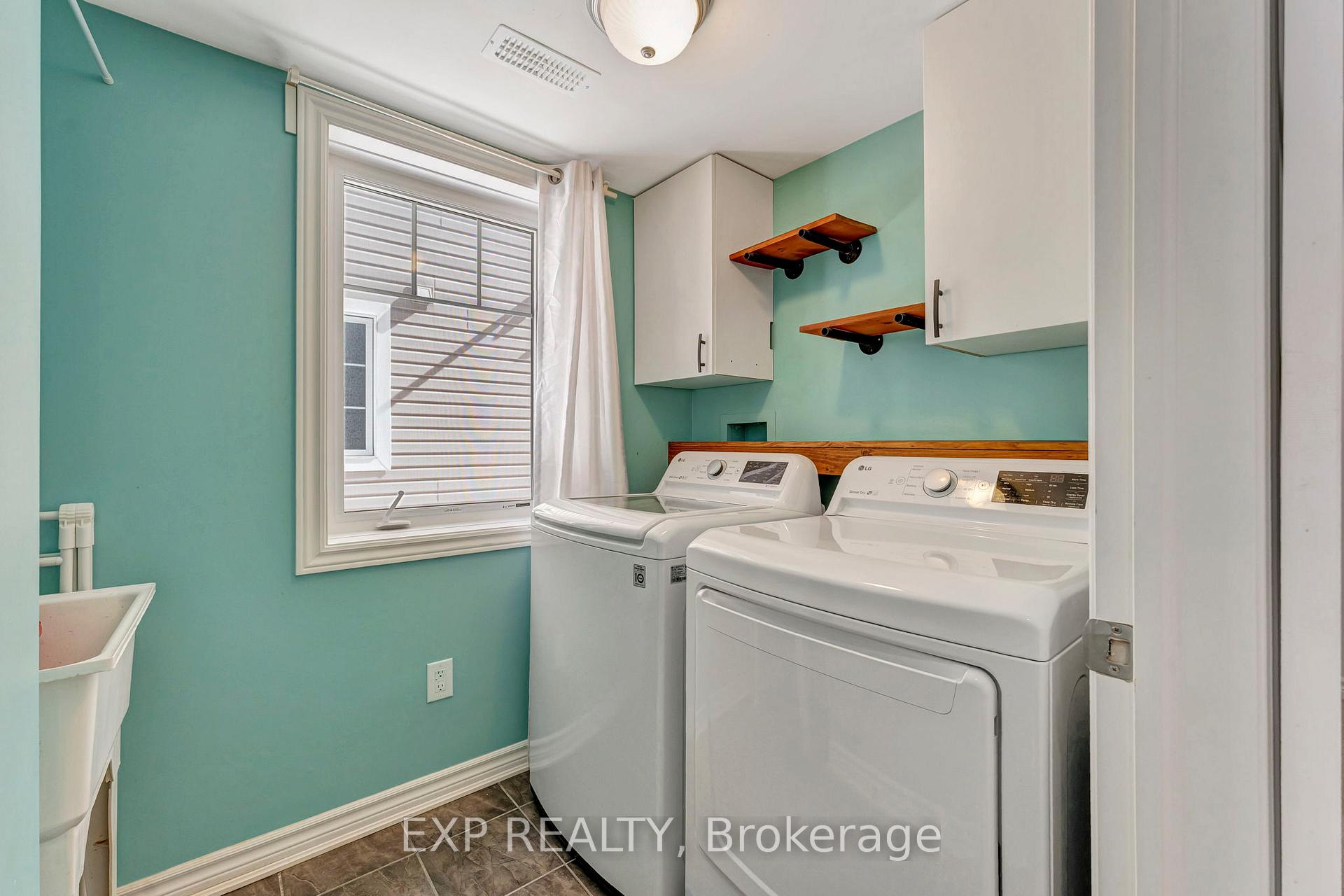 Photo 10 of 597 Foxlight Circle, Ottawa, Kanata - Emerald Meadows/Trailwest — HOMEH