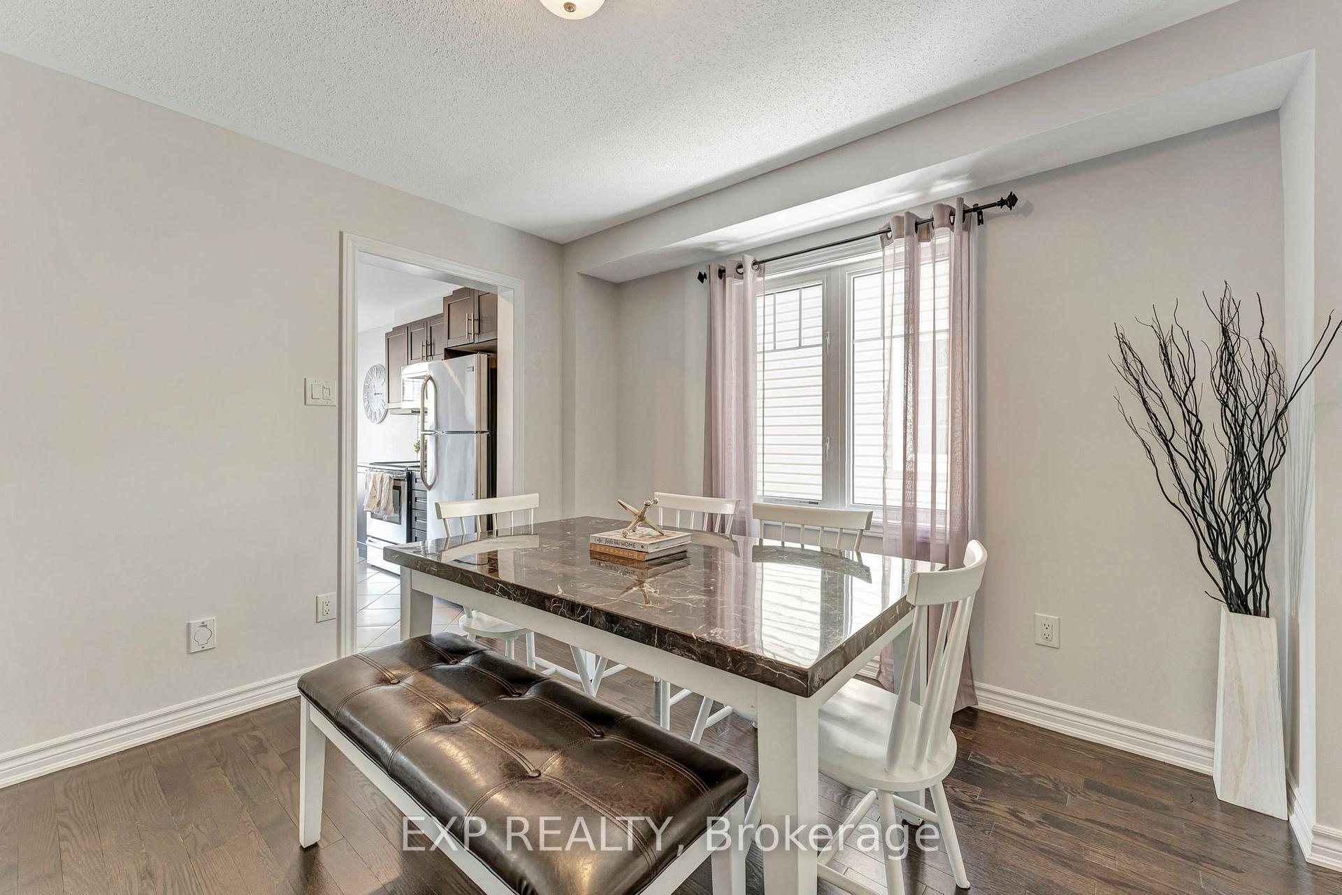 Photo 13 of 597 Foxlight Circle, Ottawa, Kanata - Emerald Meadows/Trailwest — HOMEH