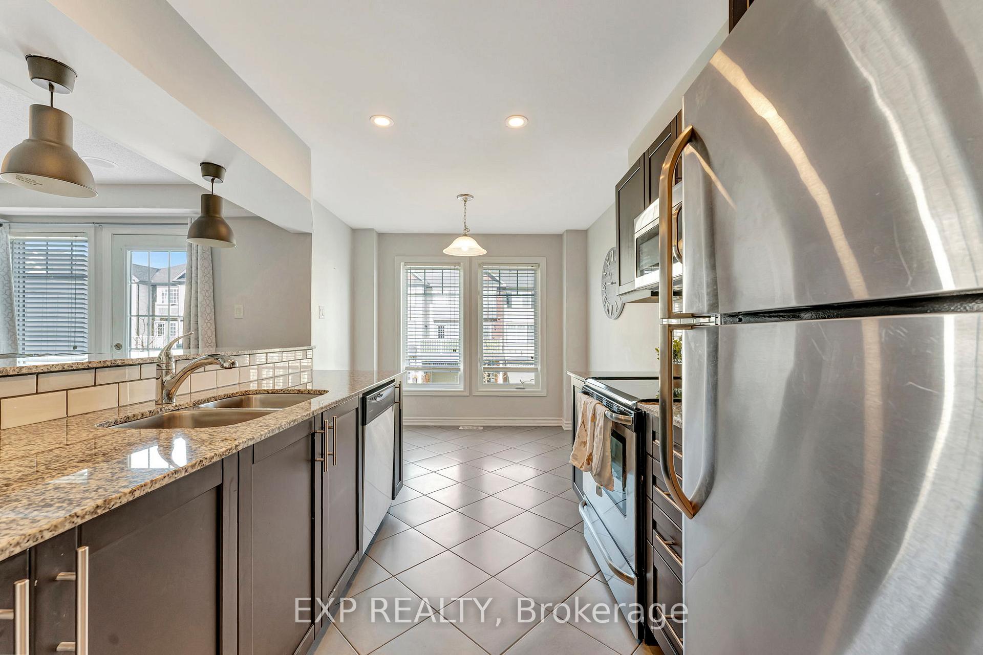 Photo 15 of 597 Foxlight Circle, Ottawa, Kanata - Emerald Meadows/Trailwest — HOMEH