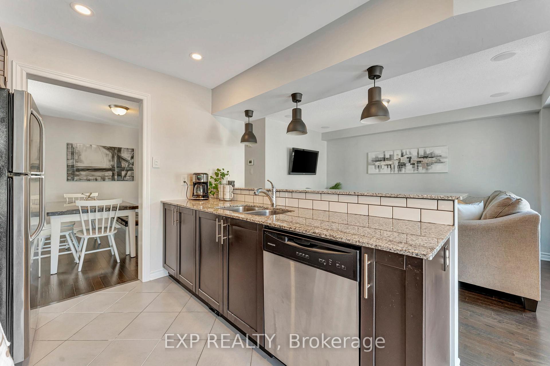 Photo 18 of 597 Foxlight Circle, Ottawa, Kanata - Emerald Meadows/Trailwest — HOMEH