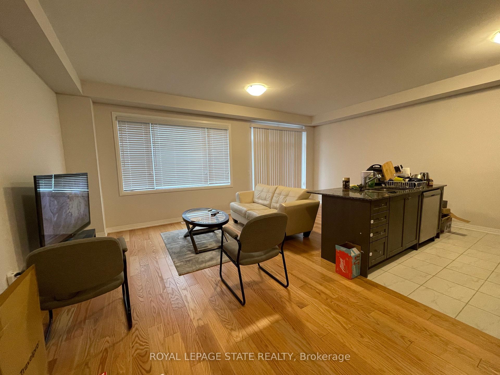 Photo 4 of 131 Freedom Crescent, Hamilton, Mount Hope — HOMEH