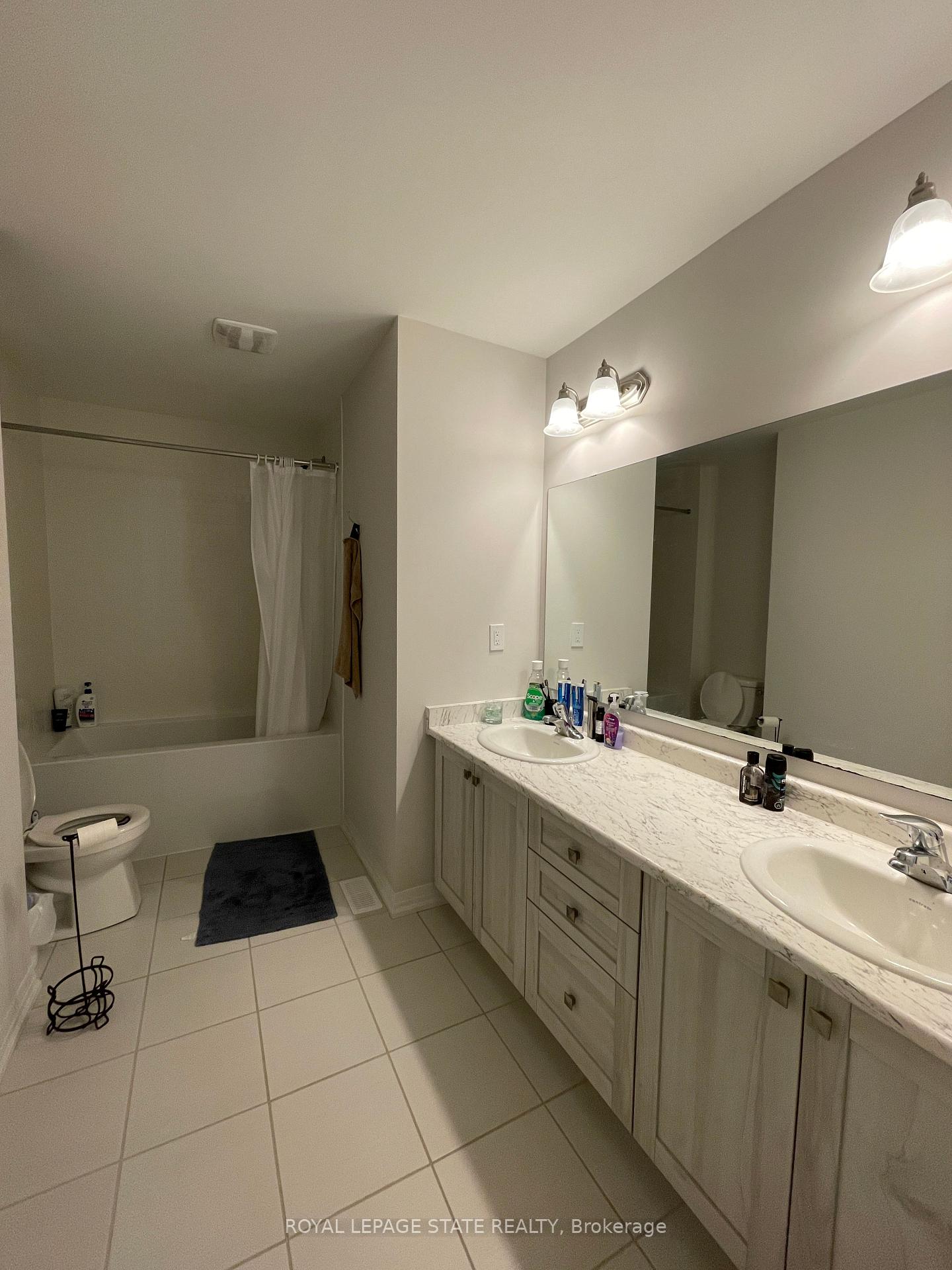 Photo 11 of 131 Freedom Crescent, Hamilton, Mount Hope — HOMEH