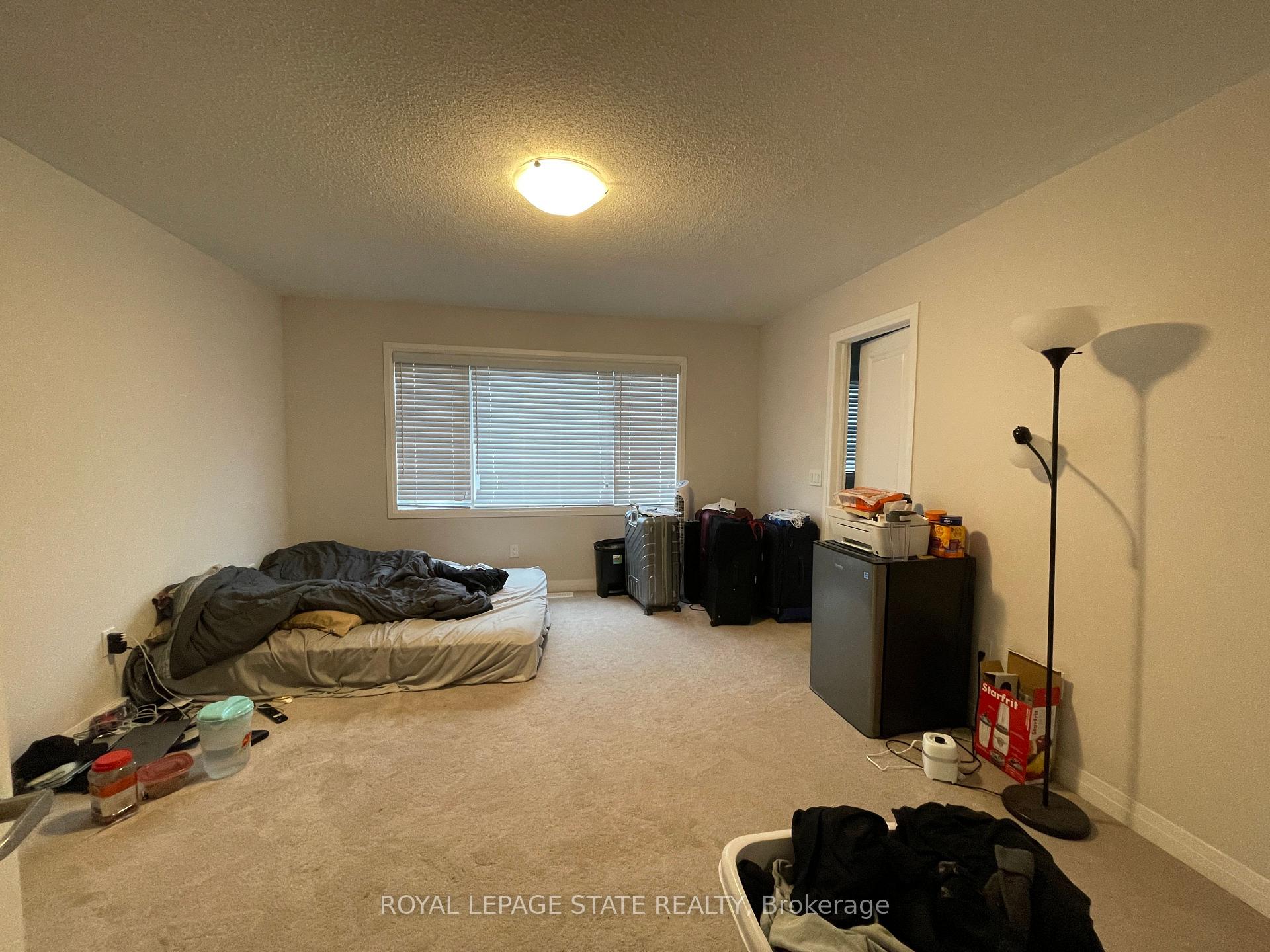 Photo 12 of 131 Freedom Crescent, Hamilton, Mount Hope — HOMEH