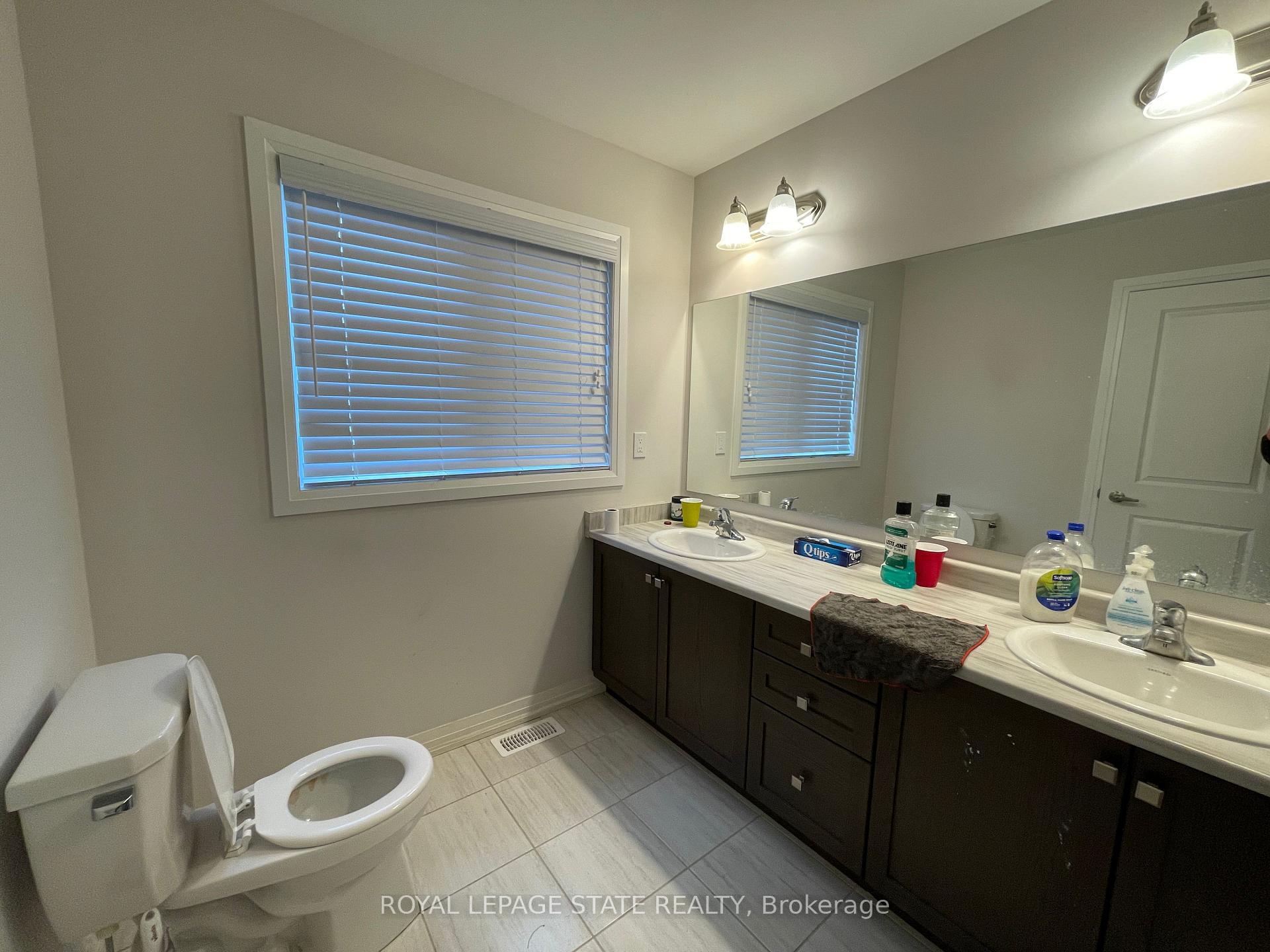 Photo 15 of 131 Freedom Crescent, Hamilton, Mount Hope — HOMEH