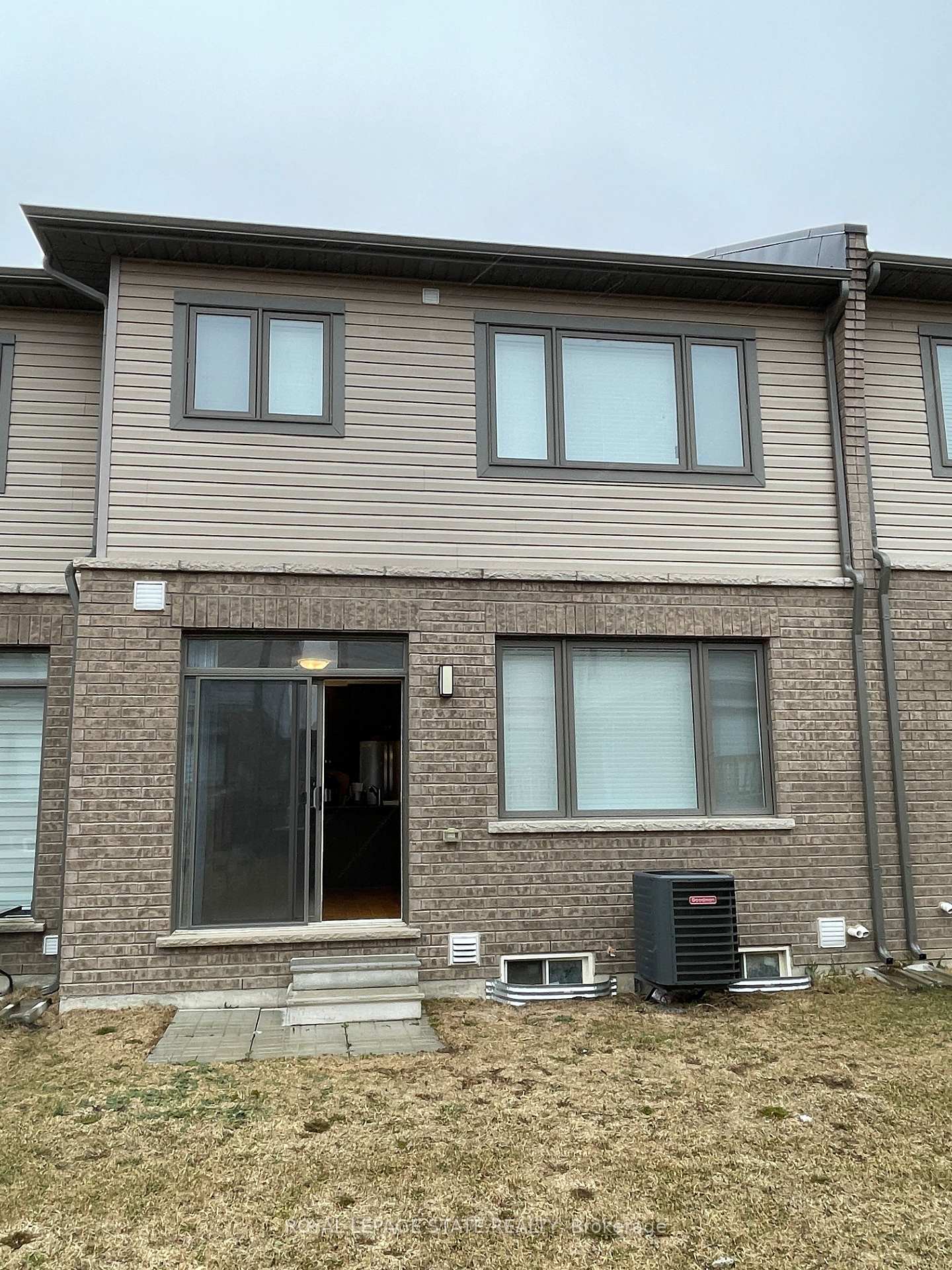 Photo 19 of 131 Freedom Crescent, Hamilton, Mount Hope — HOMEH