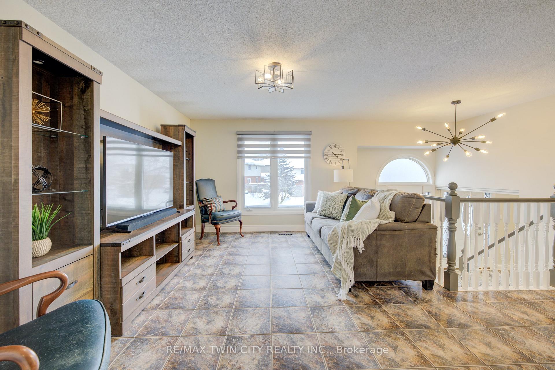 Photo 6 of 233 Blackwell Drive, Kitchener — HOMEH