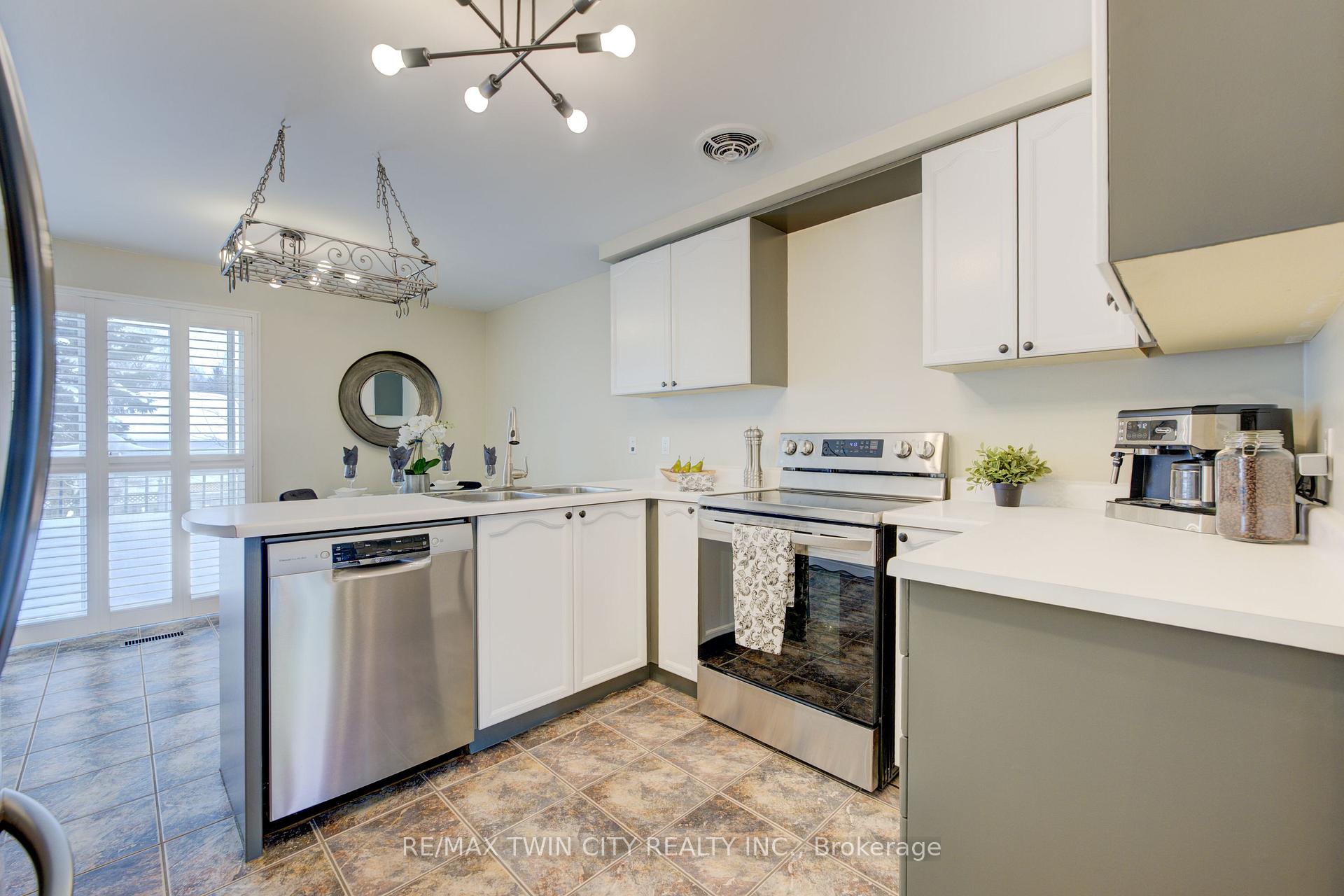 Photo 8 of 233 Blackwell Drive, Kitchener — HOMEH