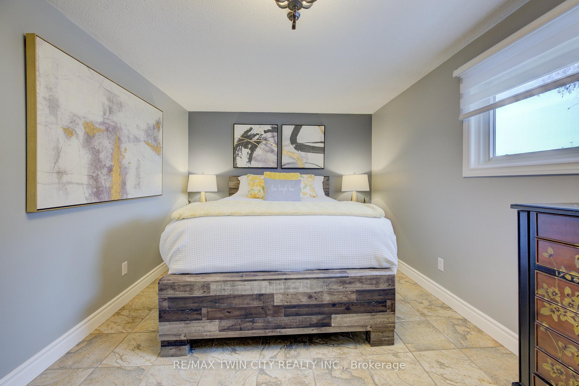 Photo 17 of 233 Blackwell Drive, Kitchener — HOMEH