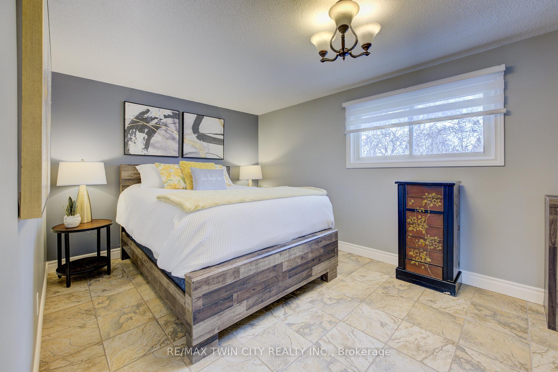 Photo 18 of 233 Blackwell Drive, Kitchener — HOMEH