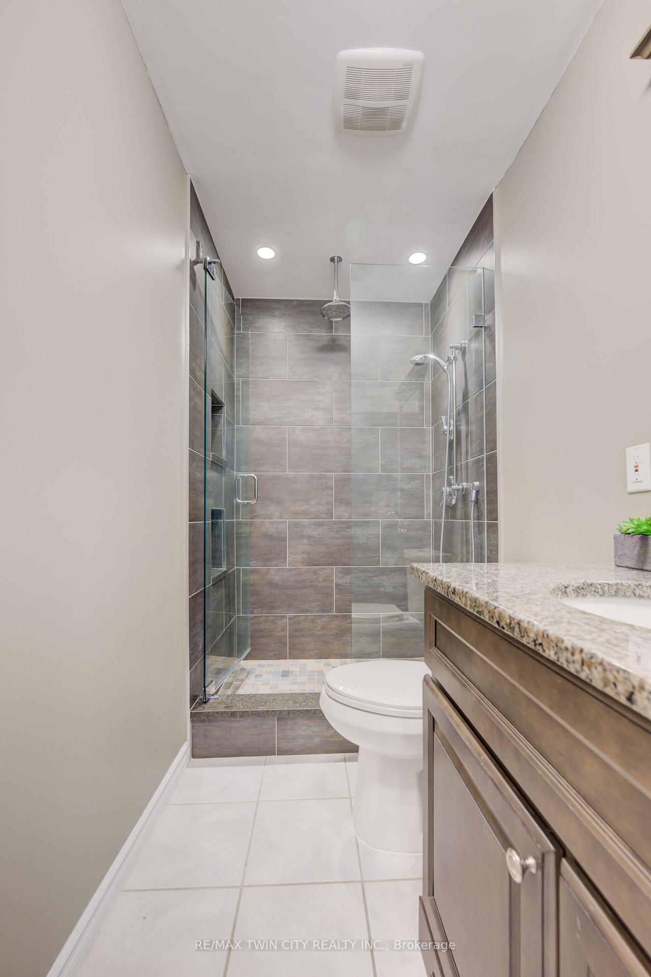 Photo 20 of 233 Blackwell Drive, Kitchener — HOMEH