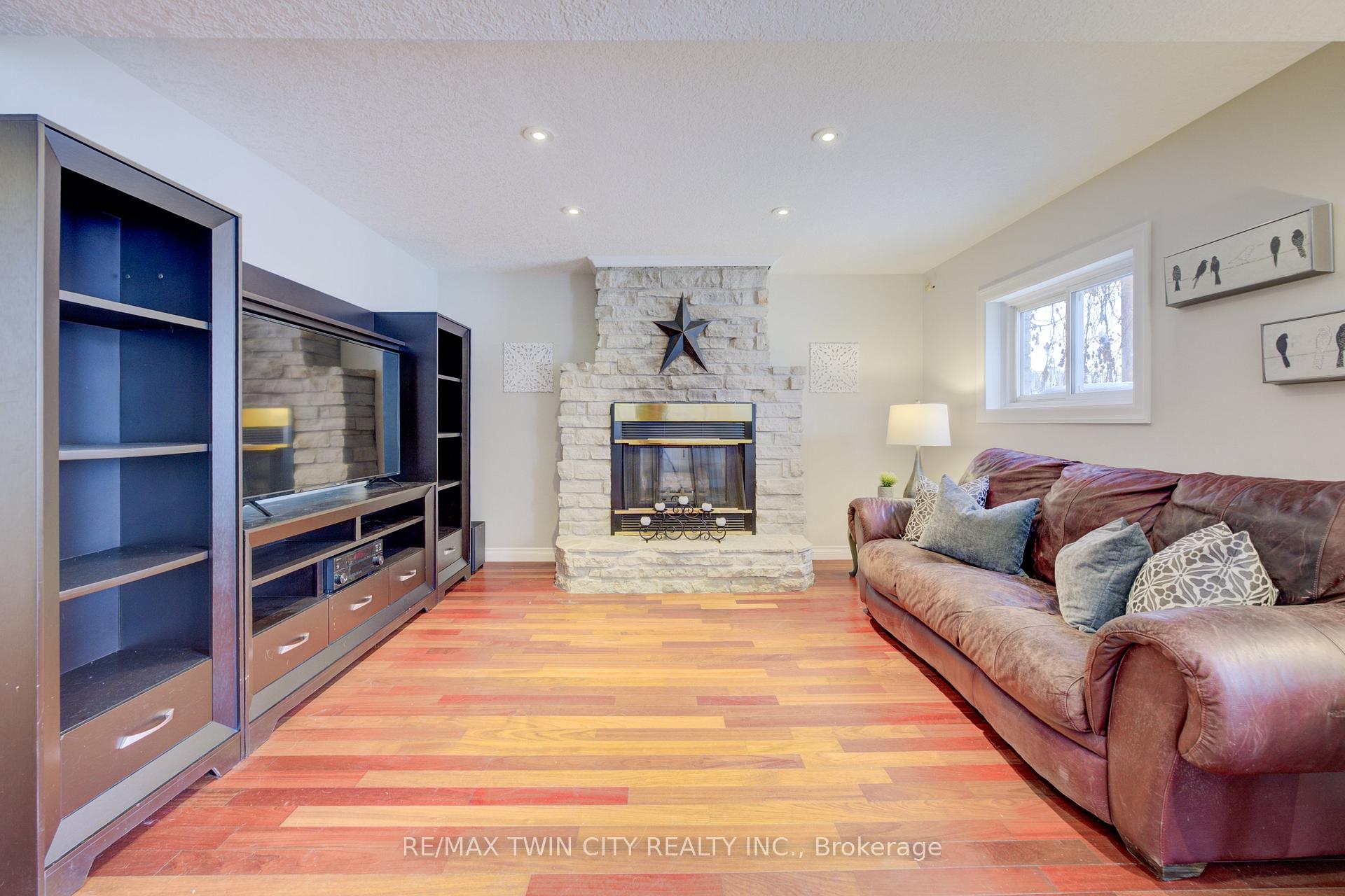Photo 25 of 233 Blackwell Drive, Kitchener — HOMEH