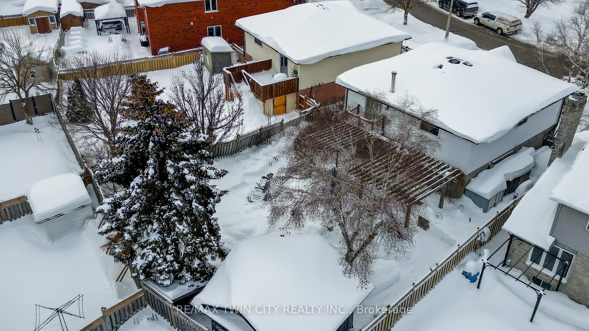 Photo 32 of 233 Blackwell Drive, Kitchener — HOMEH