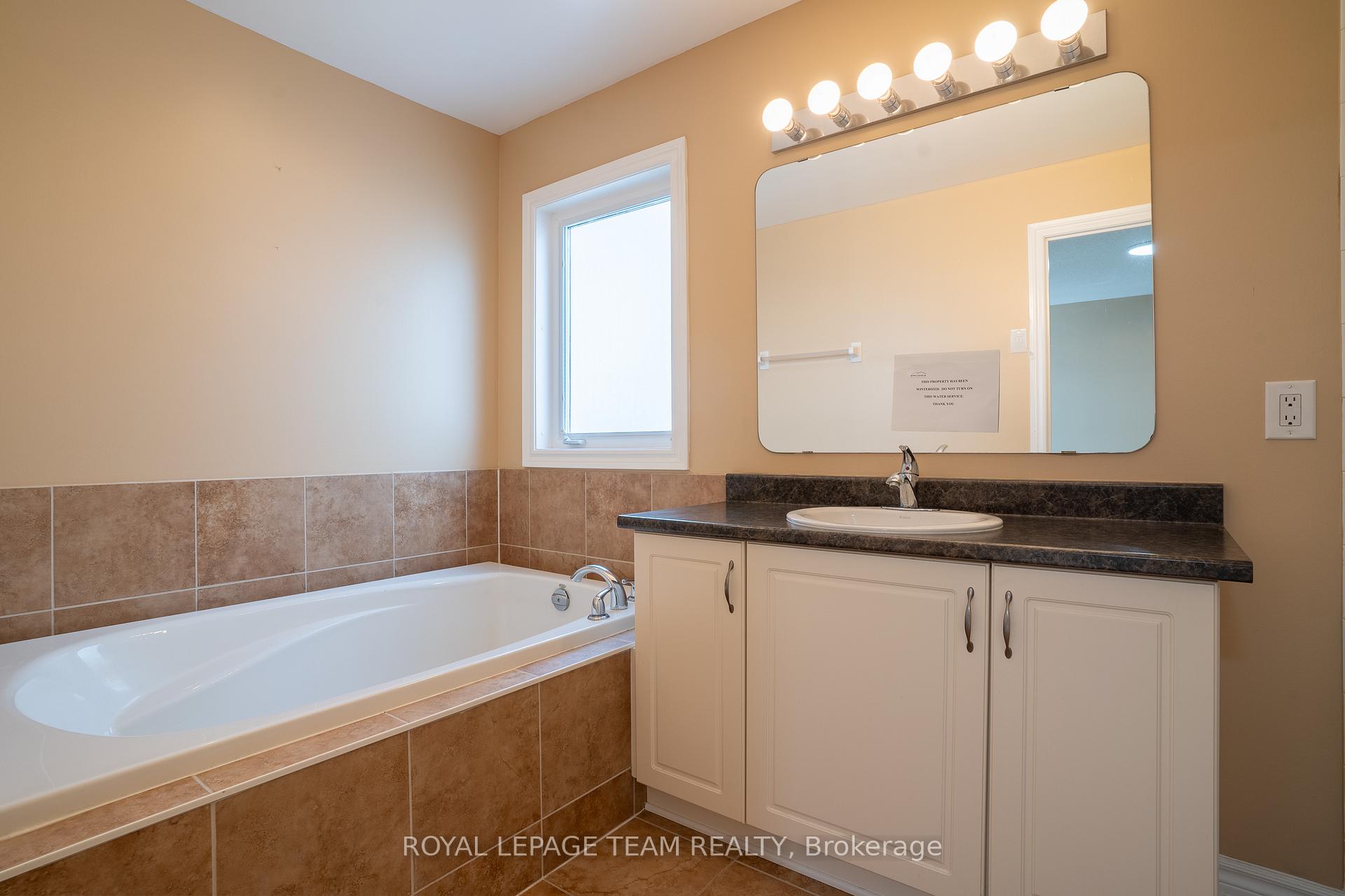 Photo 21 of 105 Bridgestone Drive, Ottawa, Kanata - Emerald Meadows/Trailwest — HOMEH