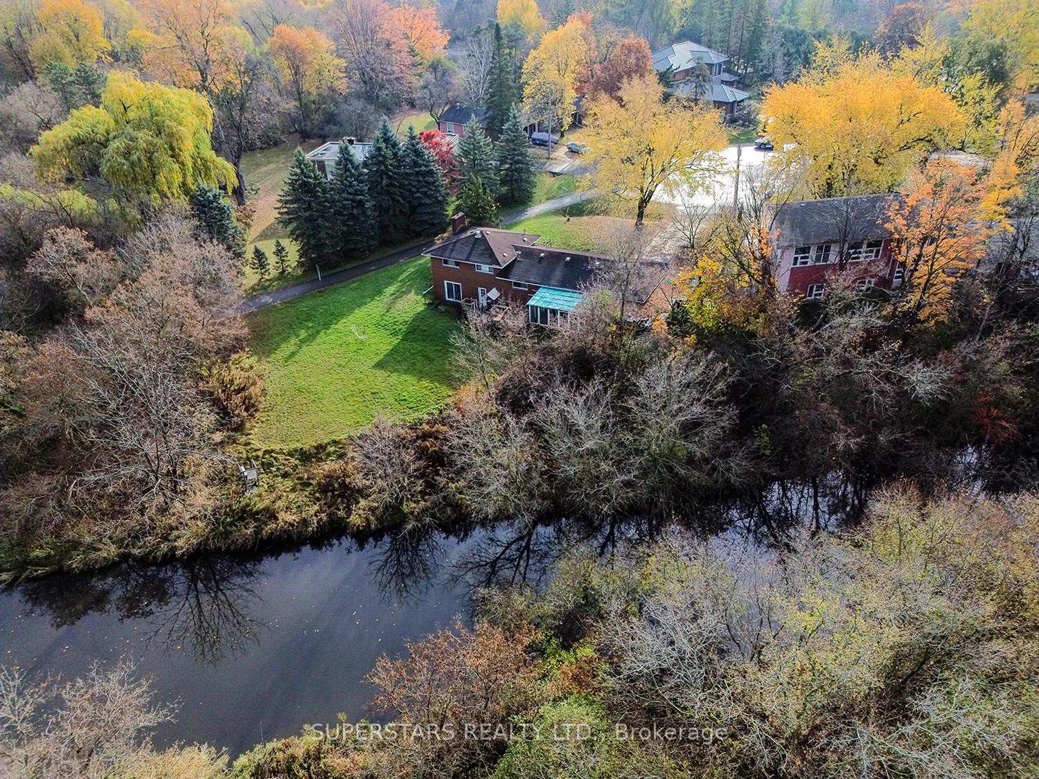 Photo 3 of 12 Campbell Court, Markham, Village Green-South Unionville — HOMEH