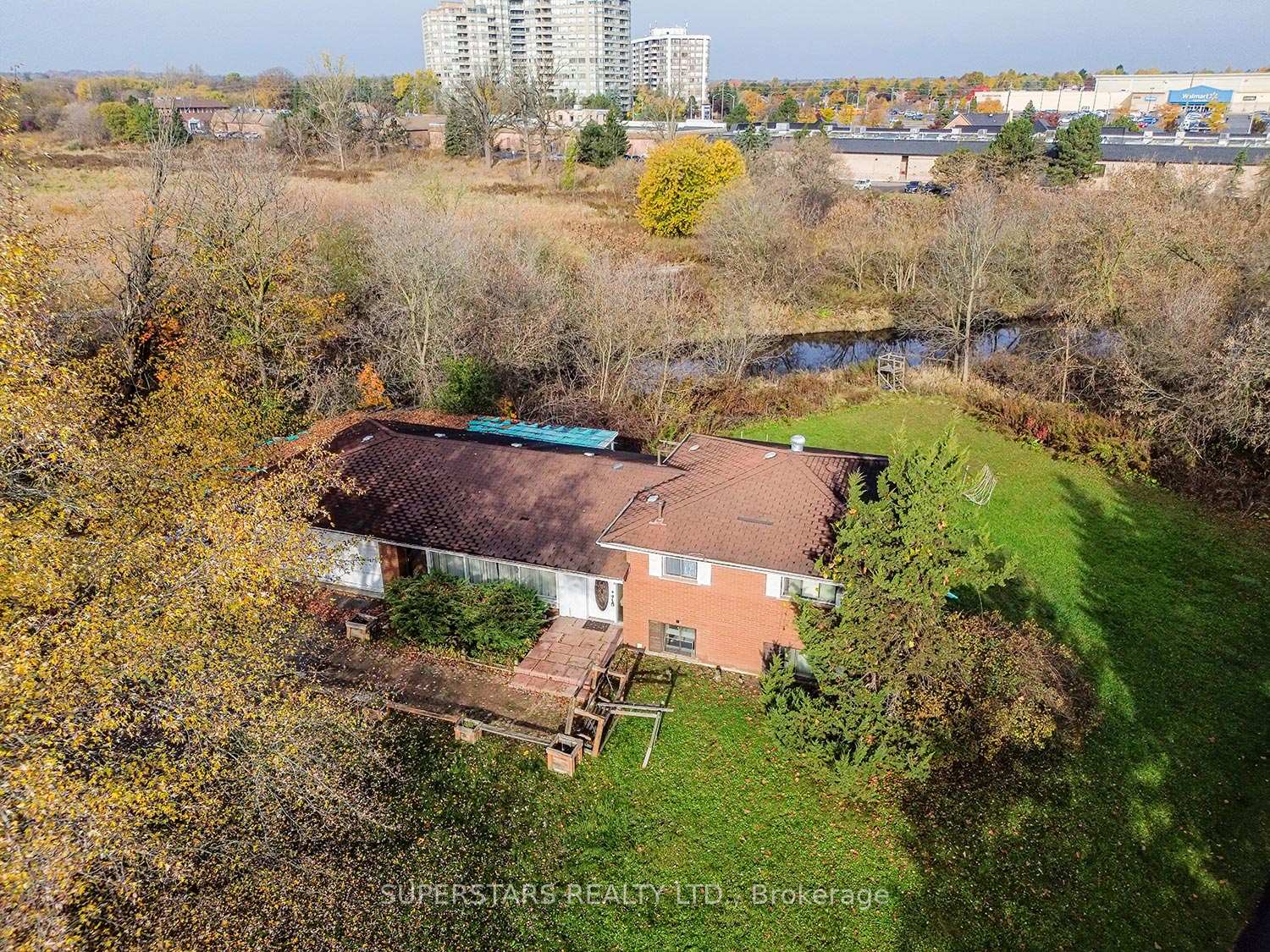 Photo 5 of 12 Campbell Court, Markham, Village Green-South Unionville — HOMEH