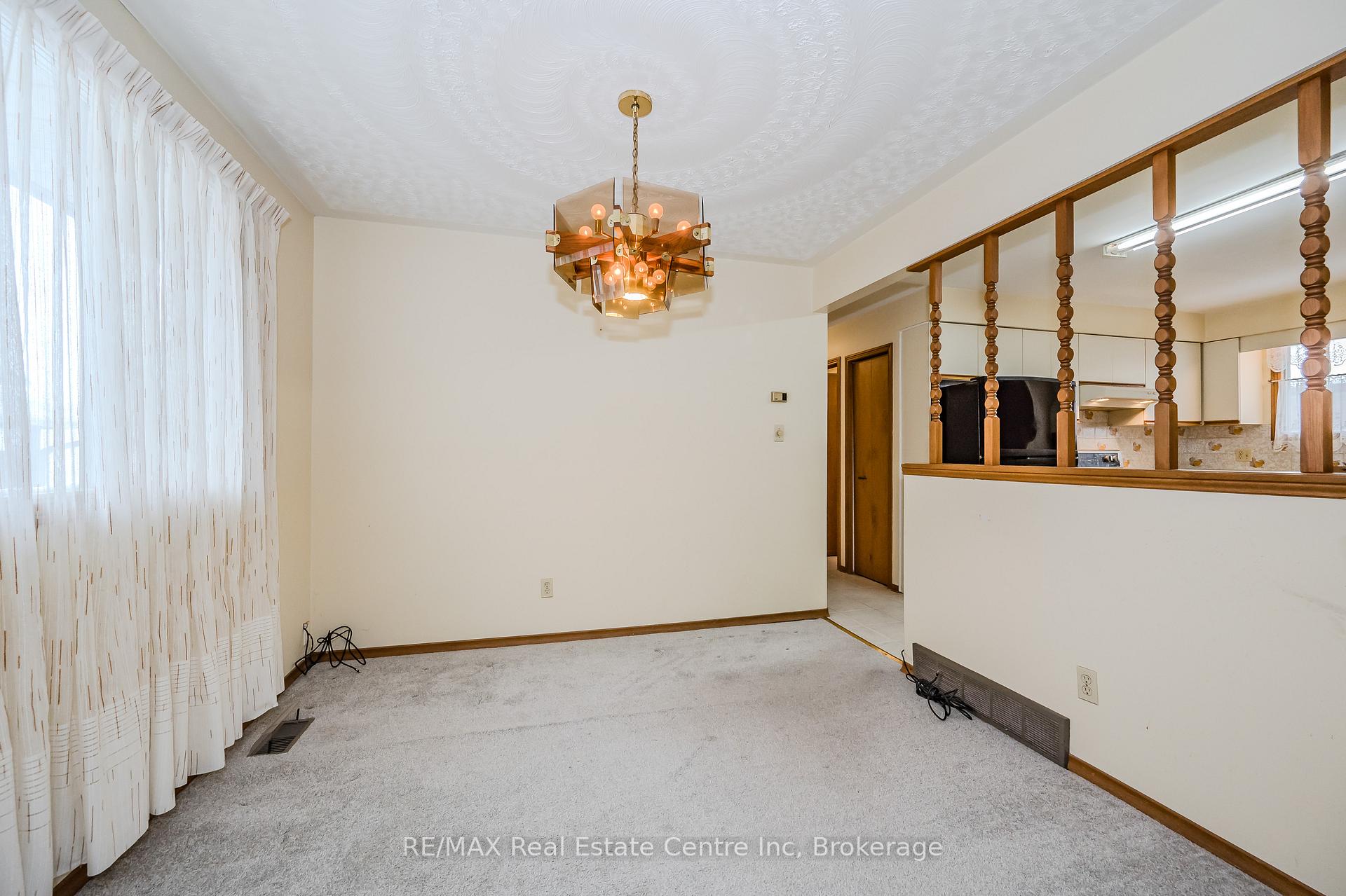 Photo 7 of 37 Tuerr Drive, Kitchener — HOMEH