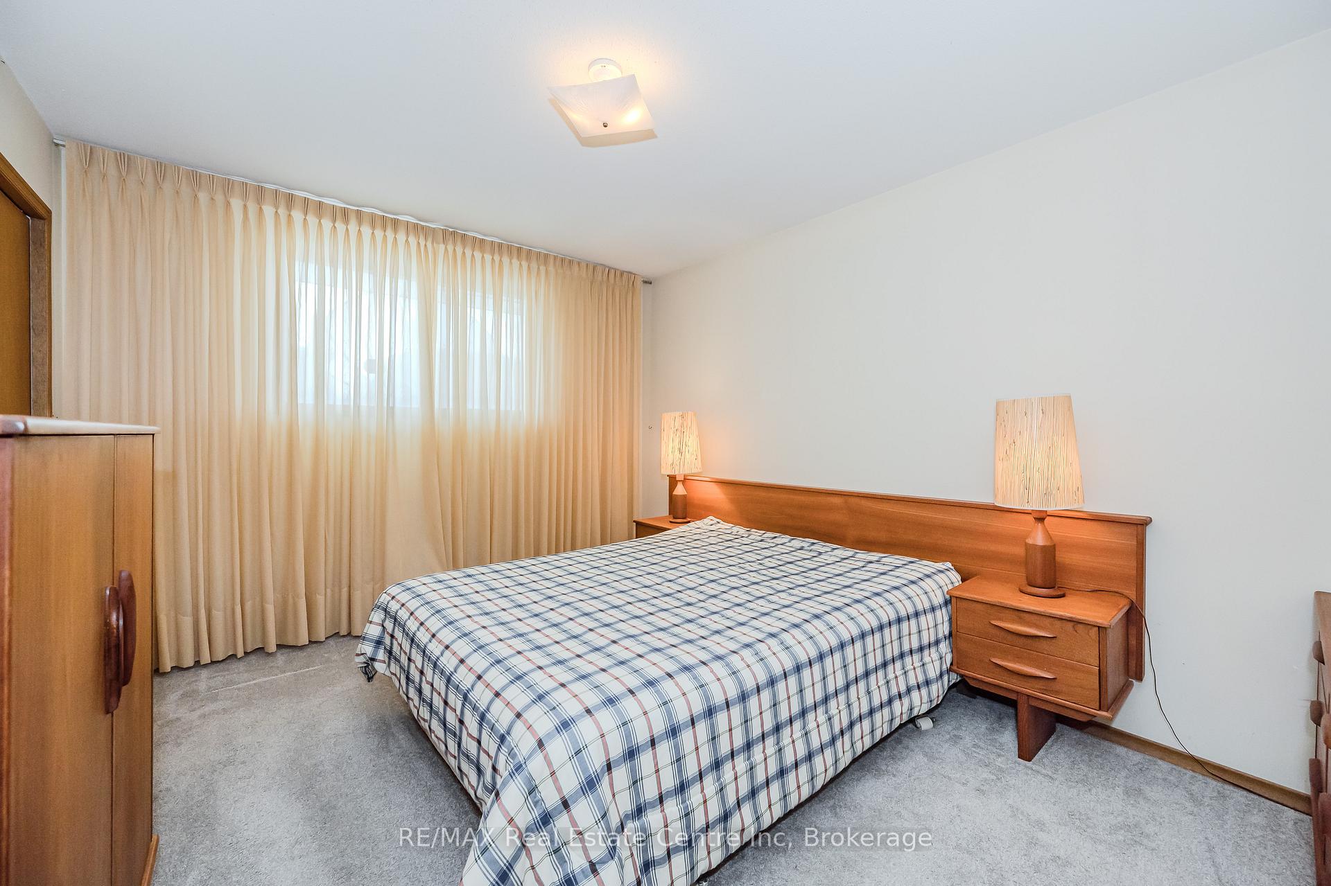 Photo 12 of 37 Tuerr Drive, Kitchener — HOMEH