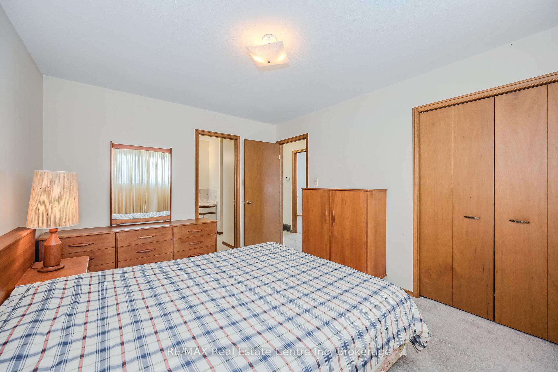 Photo 13 of 37 Tuerr Drive, Kitchener — HOMEH