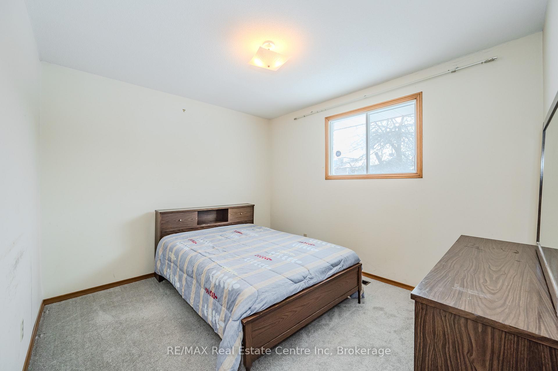 Photo 14 of 37 Tuerr Drive, Kitchener — HOMEH