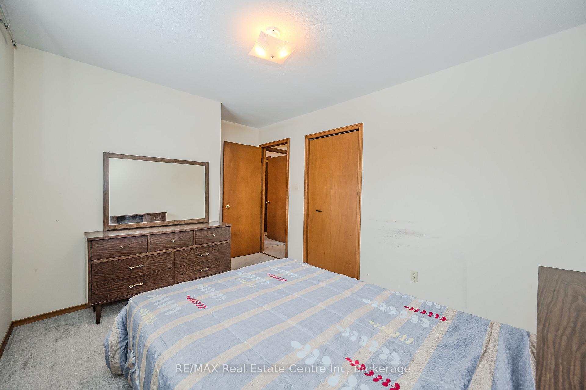 Photo 15 of 37 Tuerr Drive, Kitchener — HOMEH